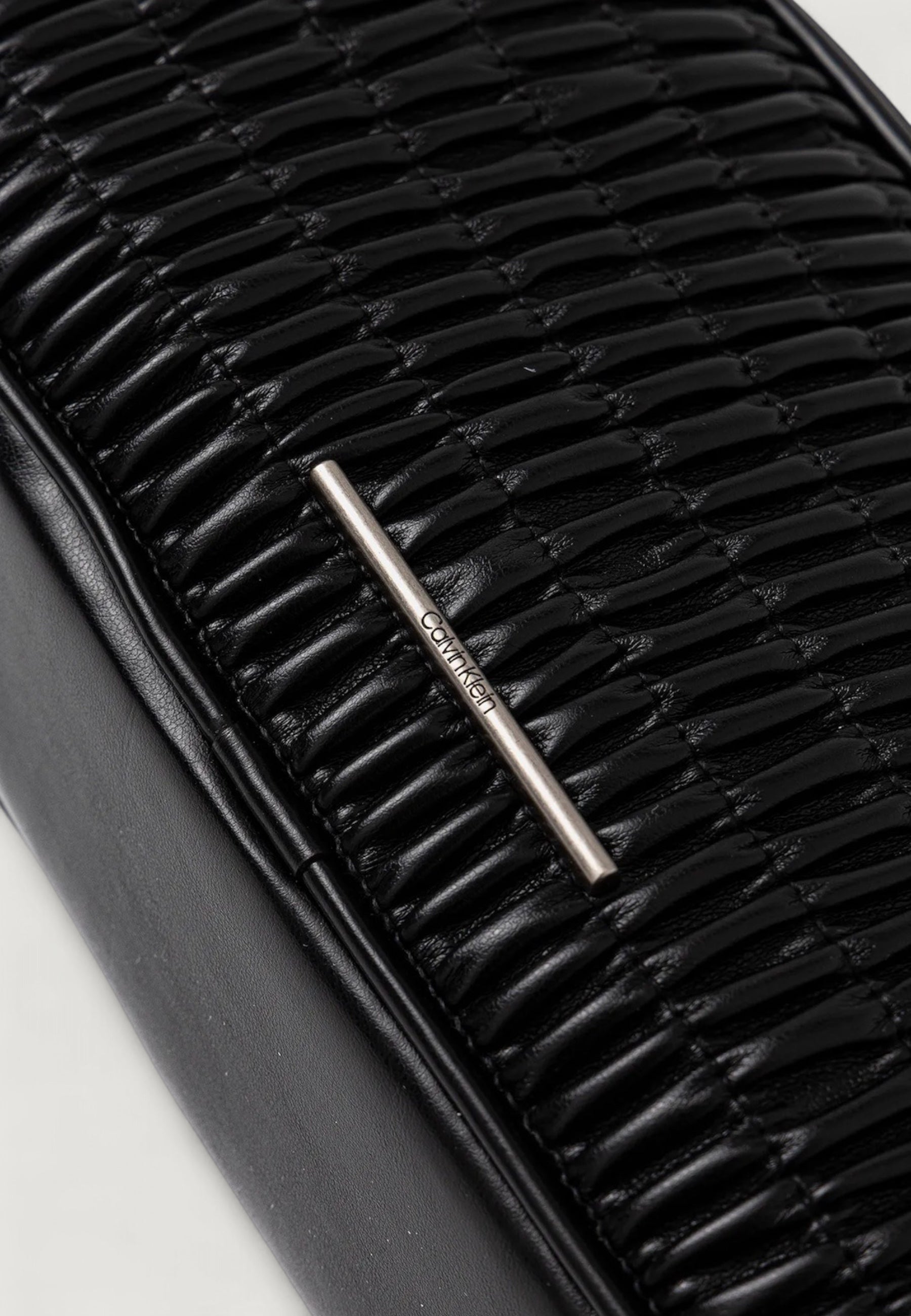 Borsa Calvin Klein RUCHED CROSSBODY CAMERA BAG