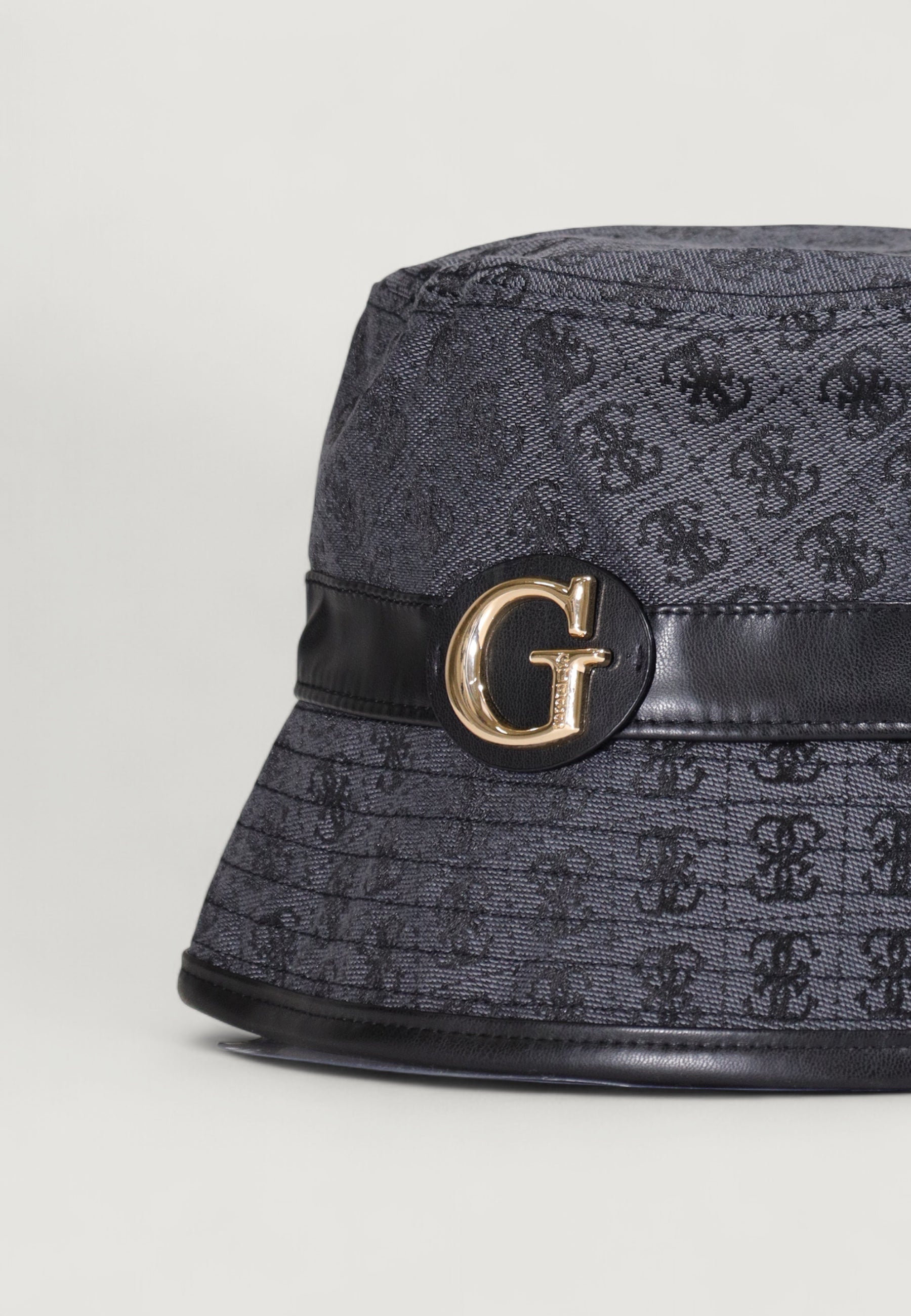 Bucket Guess RAIN HAT