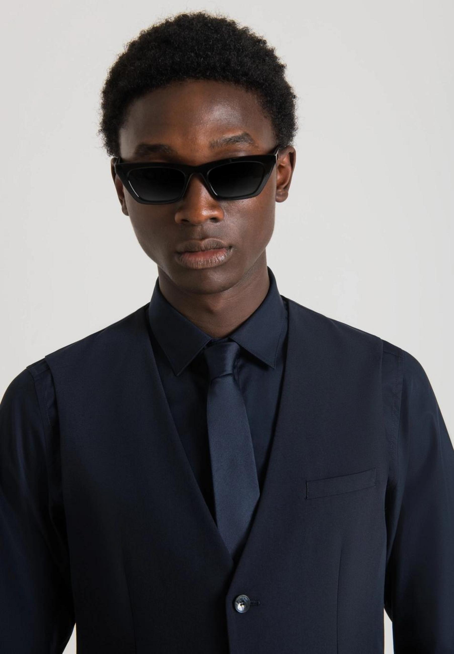 Vest Antony Morato MMVS00009-FA600255