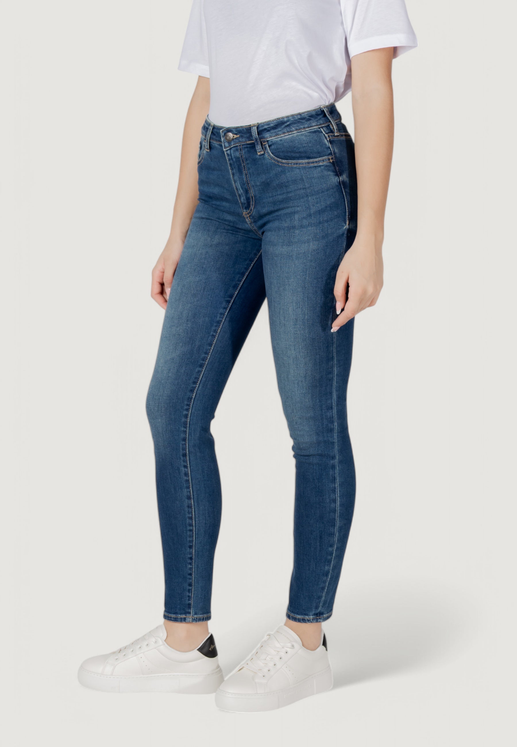 Skinny and Super-skinny jeans Armani Exchange XW000123 AF10865