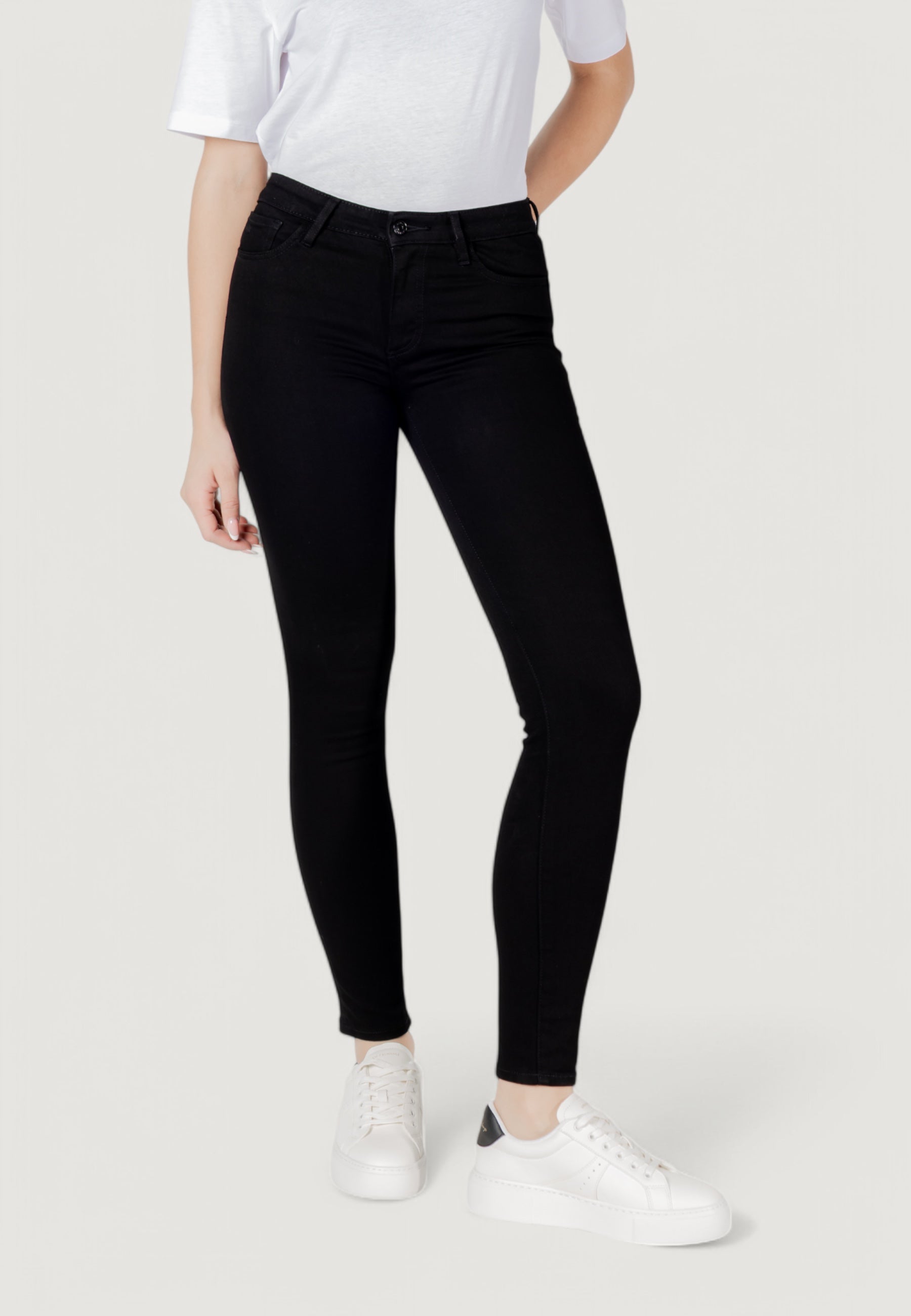 Skinny and Super-skinny jeans Armani Exchange XW000123 AF10866