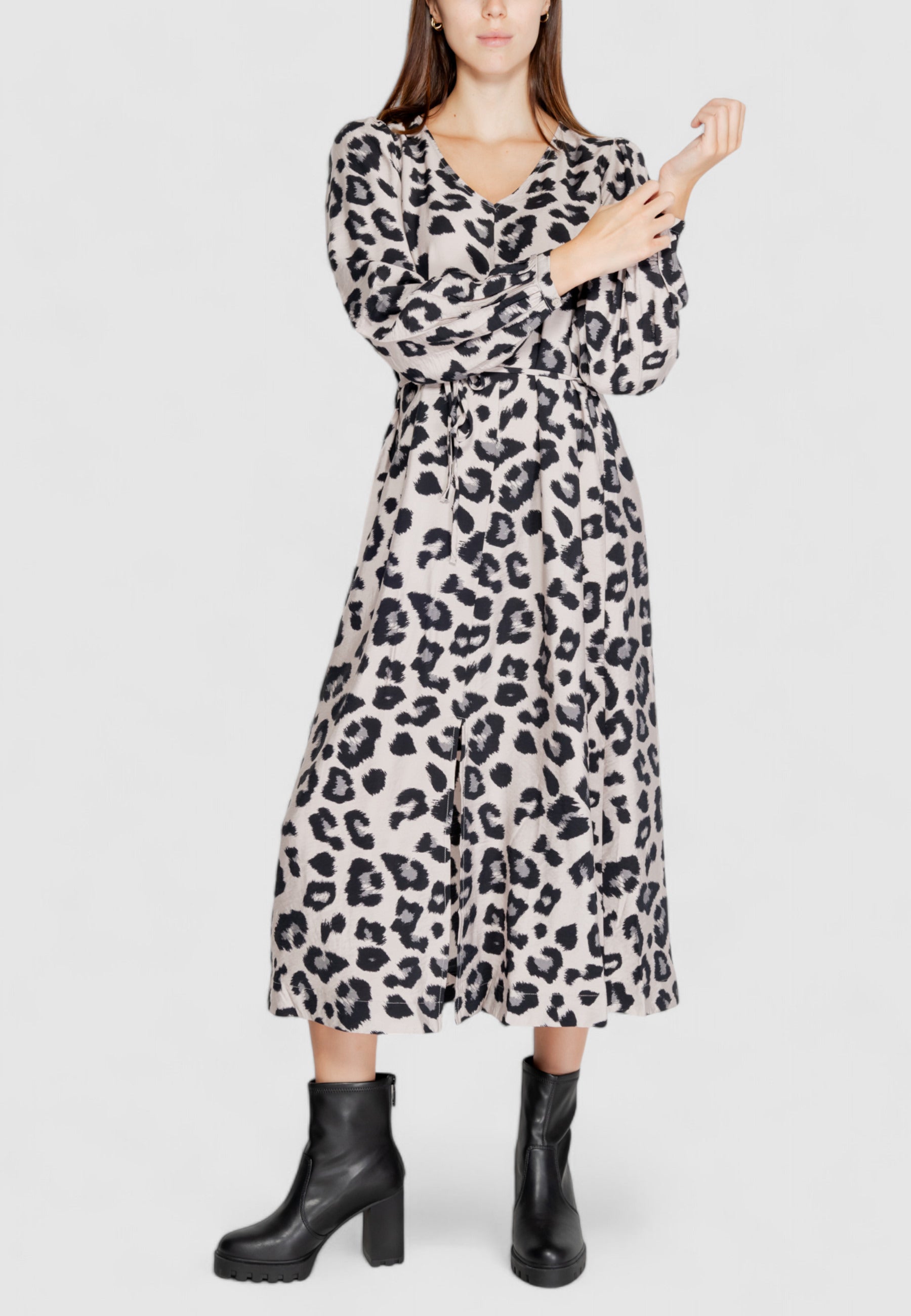 Long dress Jacqueline de Yong JDYCAROLINE L/S MIDI SLIT DRESS WVN