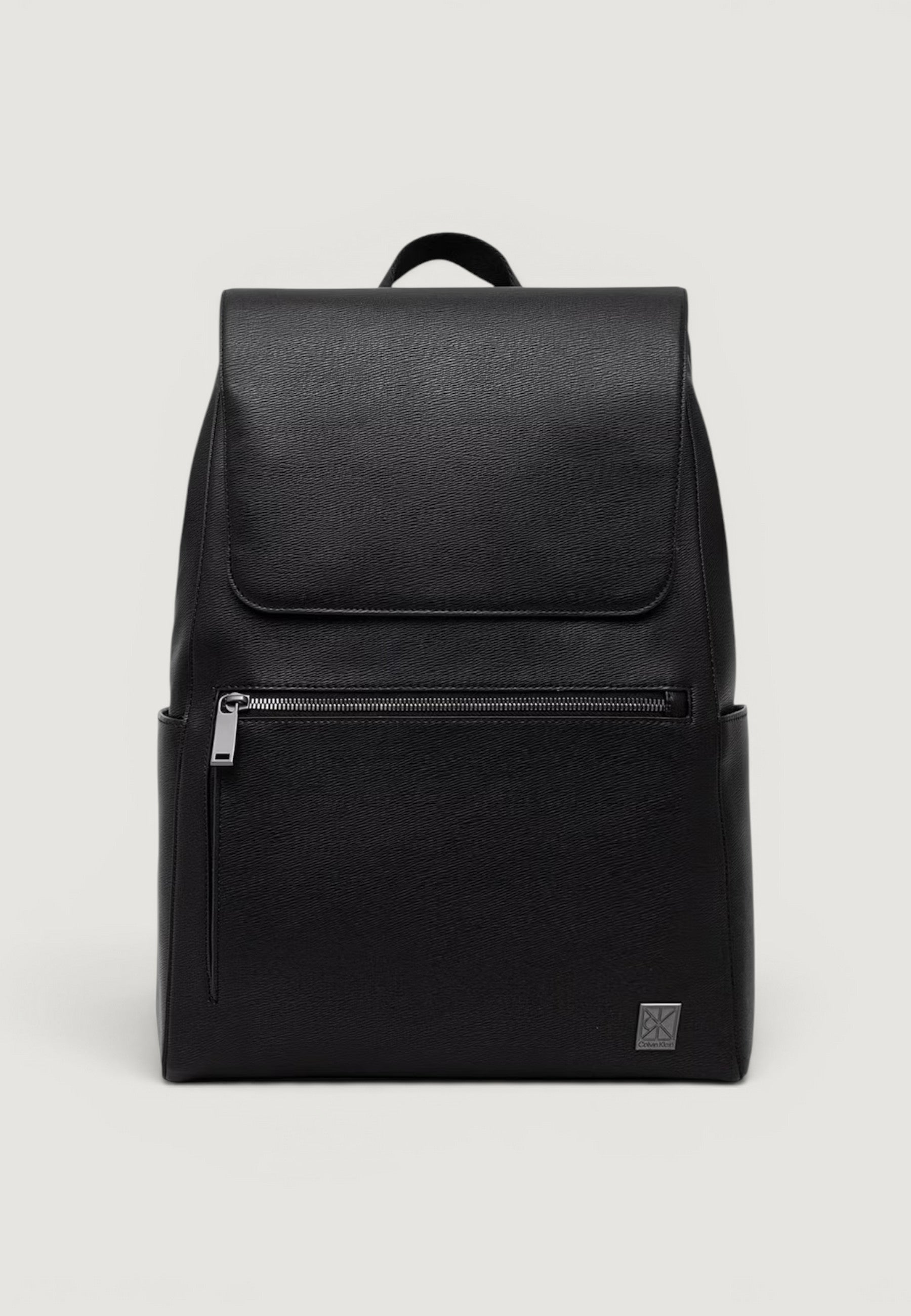 Backpack Calvin Klein EMBLEM HW FLAP BACKPACK Black –
