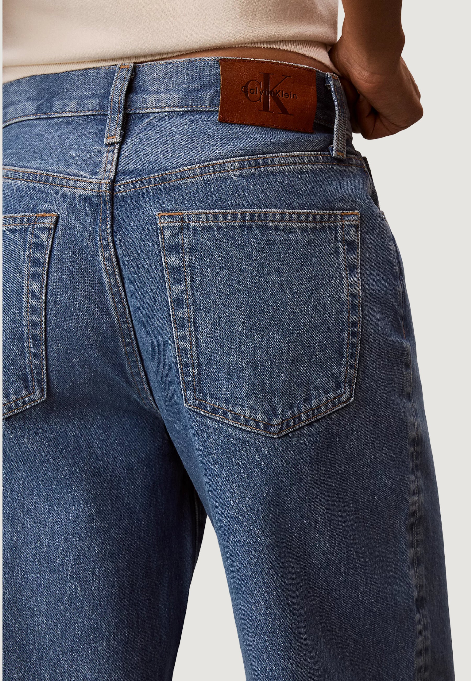 Jeans mom Calvin Klein Jeans LV047G906G