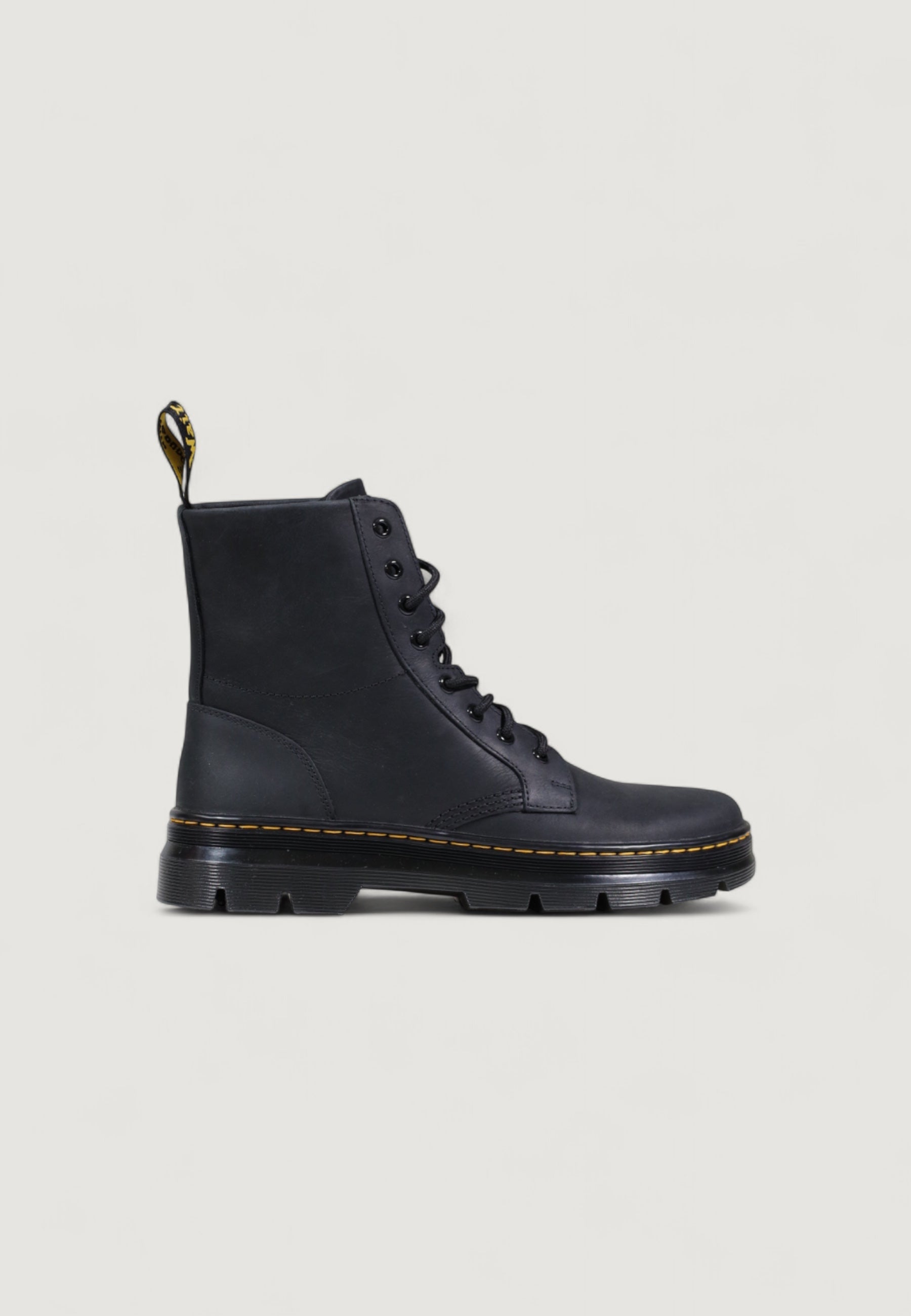  Dr. Martens Combs Leather Wyoming Unisex
