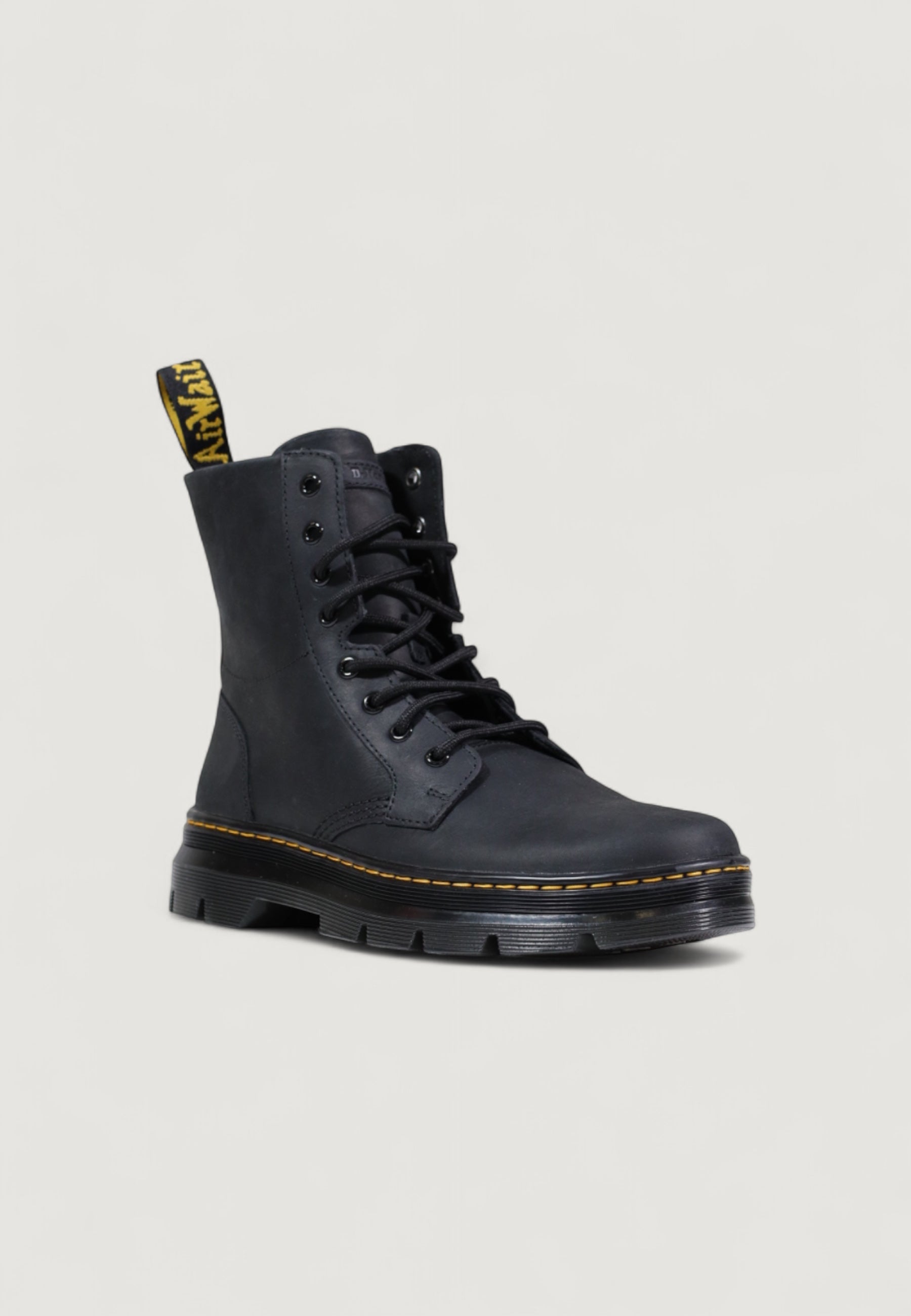  Dr. Martens Combs Leather Wyoming Unisex