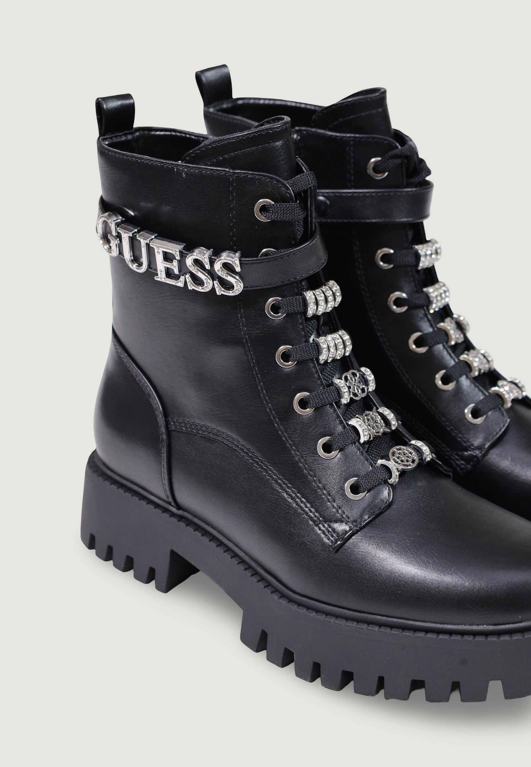 Anfibi Guess FICKI
