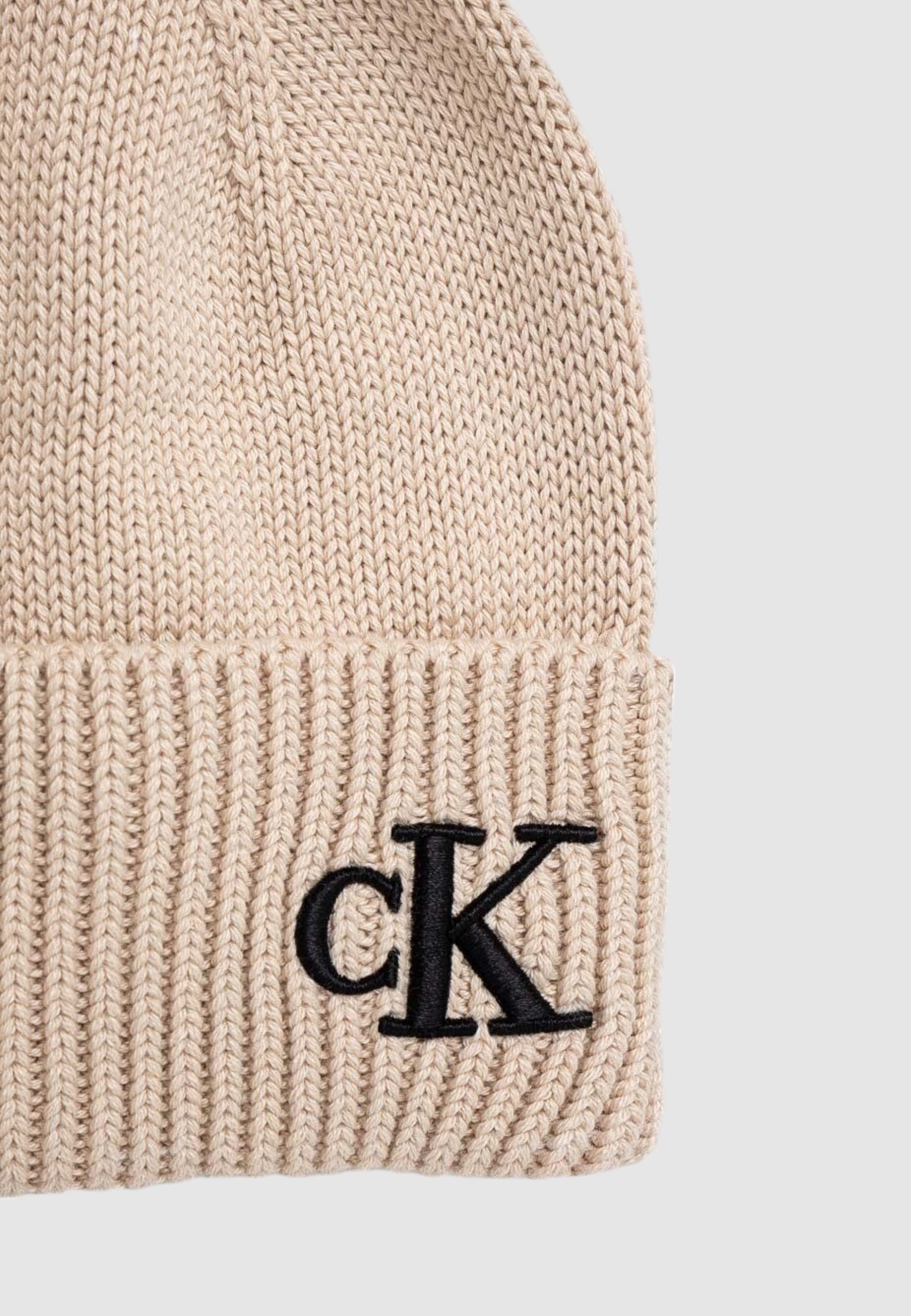 Berretto Calvin Klein SEASONAL POM POM BEANIE