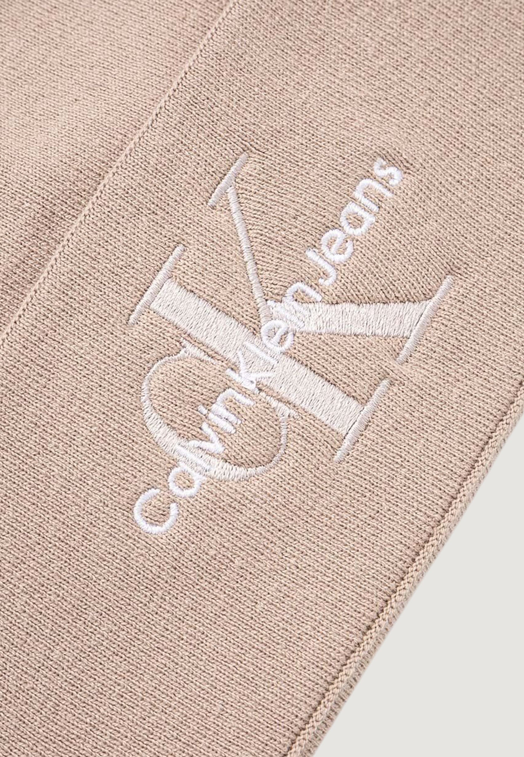 Berretto Calvin Klein Jeans MONO LOGO EMBRO BEANIE