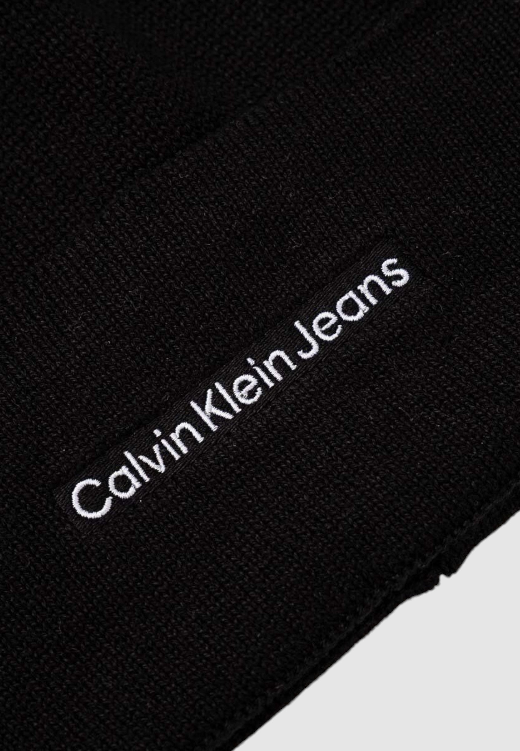 Cap Calvin Klein Jeans INST EMBRO BEANIE