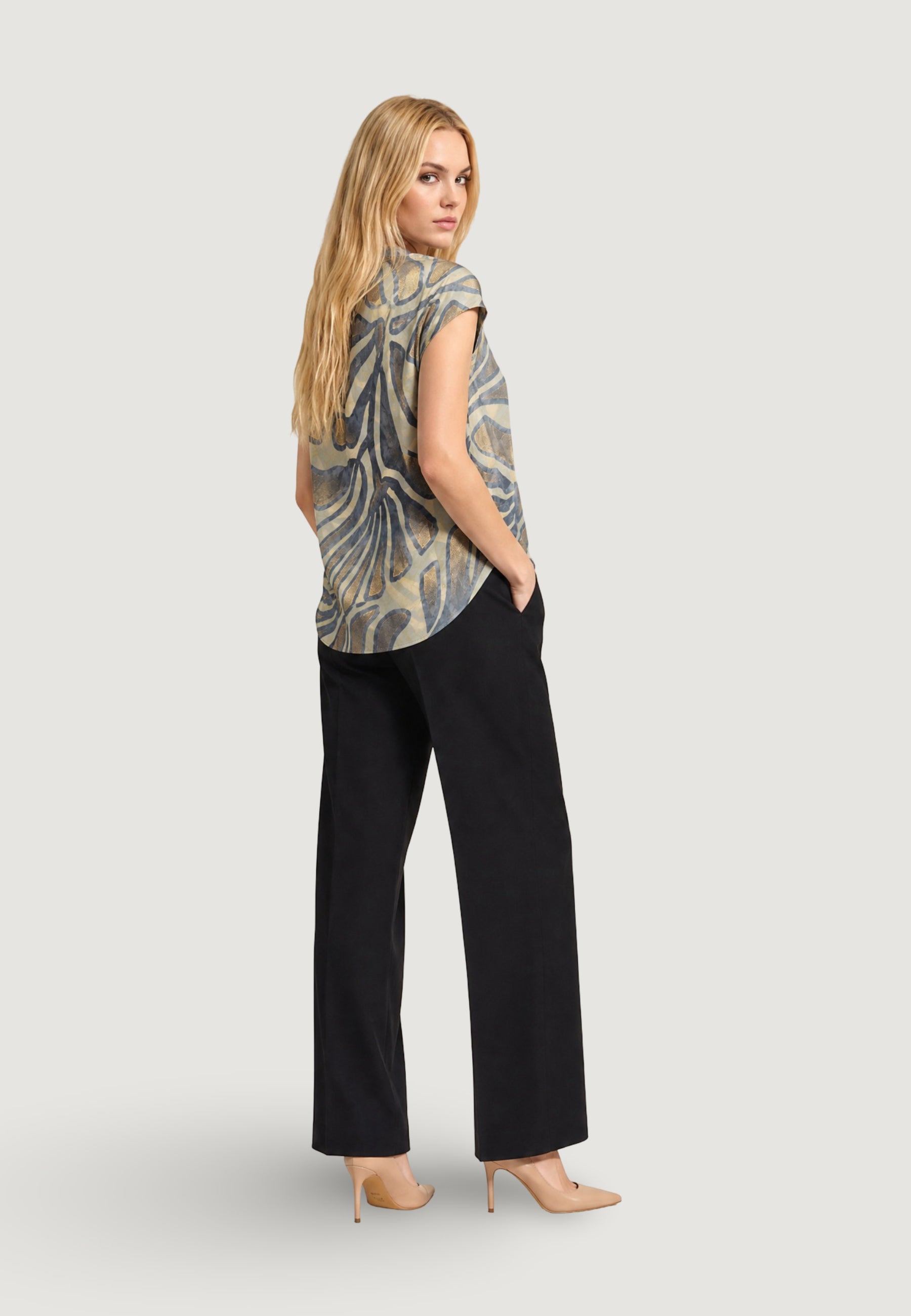 Blusa manica corta Ayfee BLUSA MEZZA MANICA SCOLLO A V