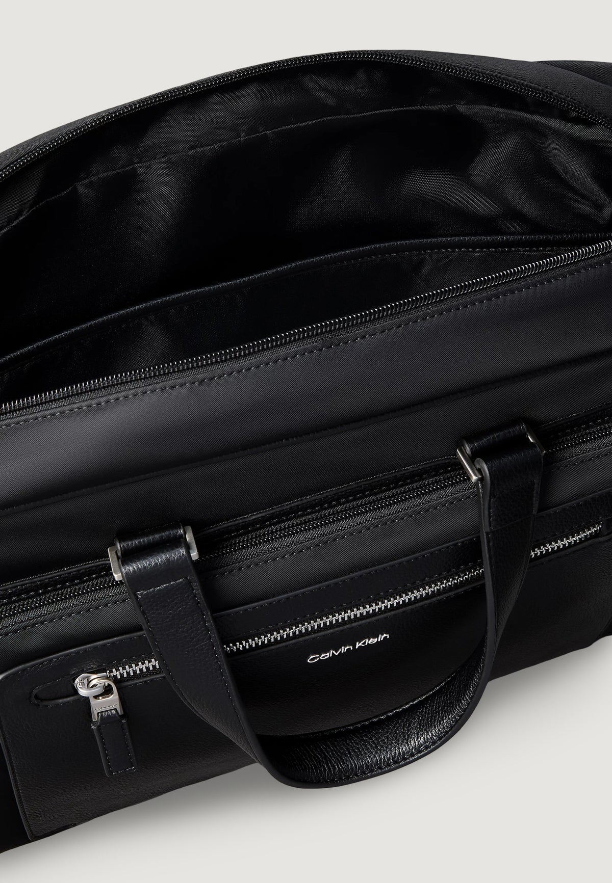 Calvin Klein SSNL RAISED LOGO SLIM COMMUTER