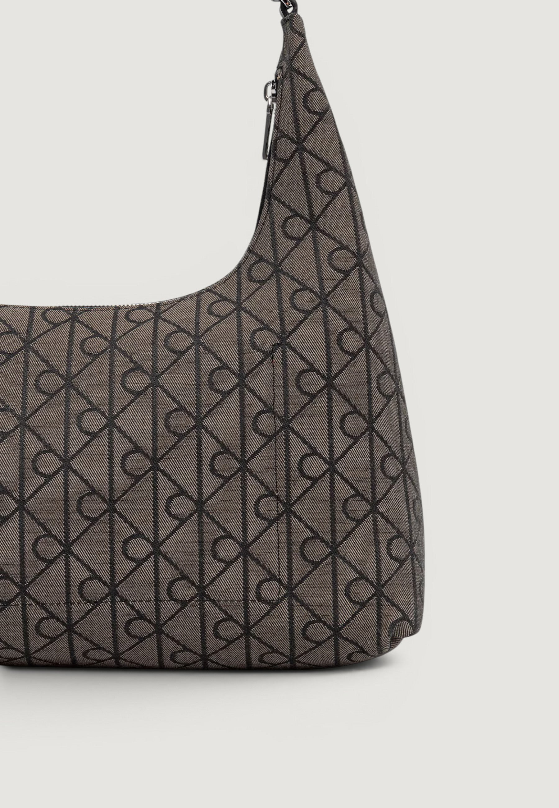 Borsa Calvin Klein EMBLEM JACQUARD SHOULDER BAG