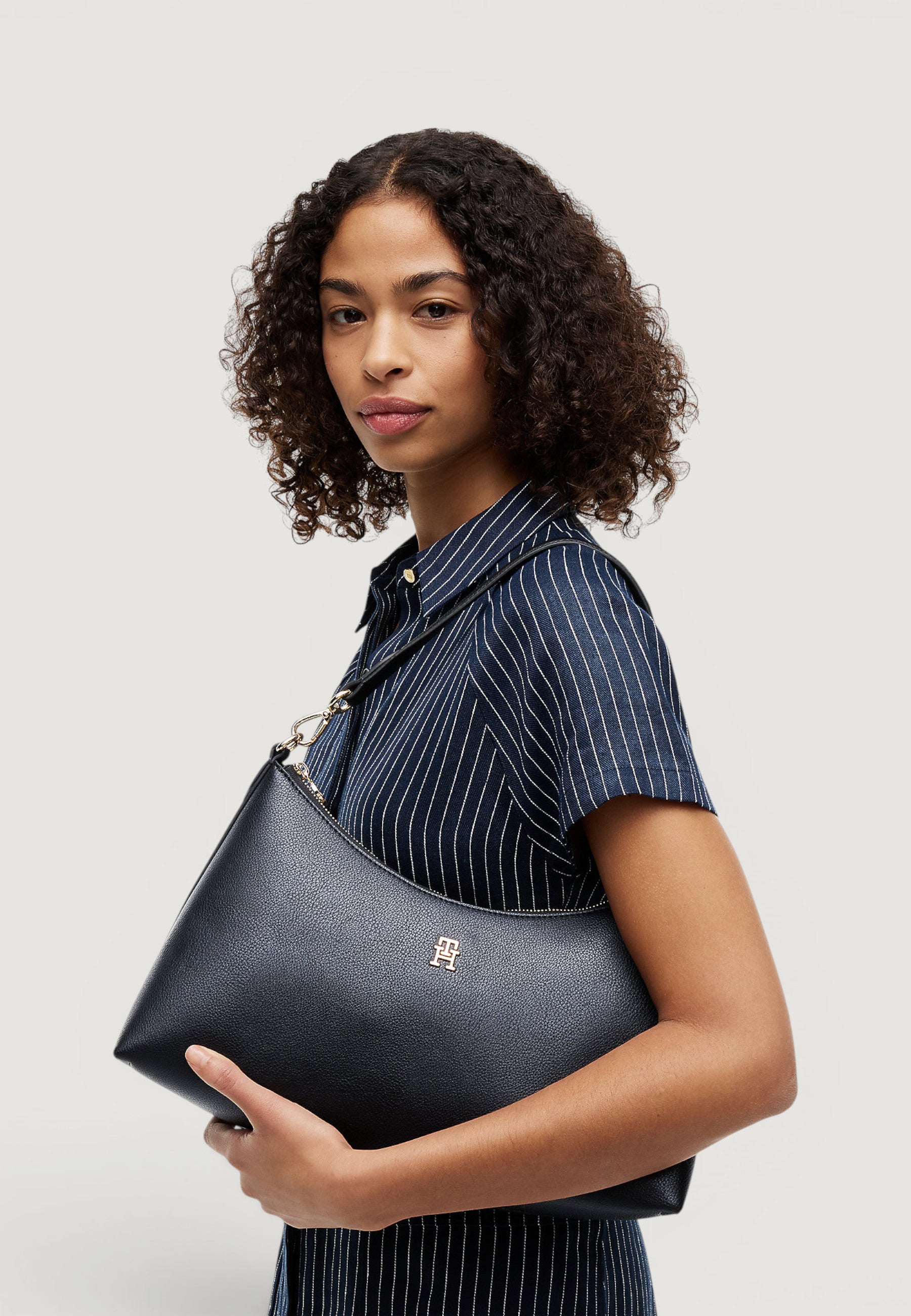 Borsa Tommy Hilfiger TH ICON SHOULDER BAG