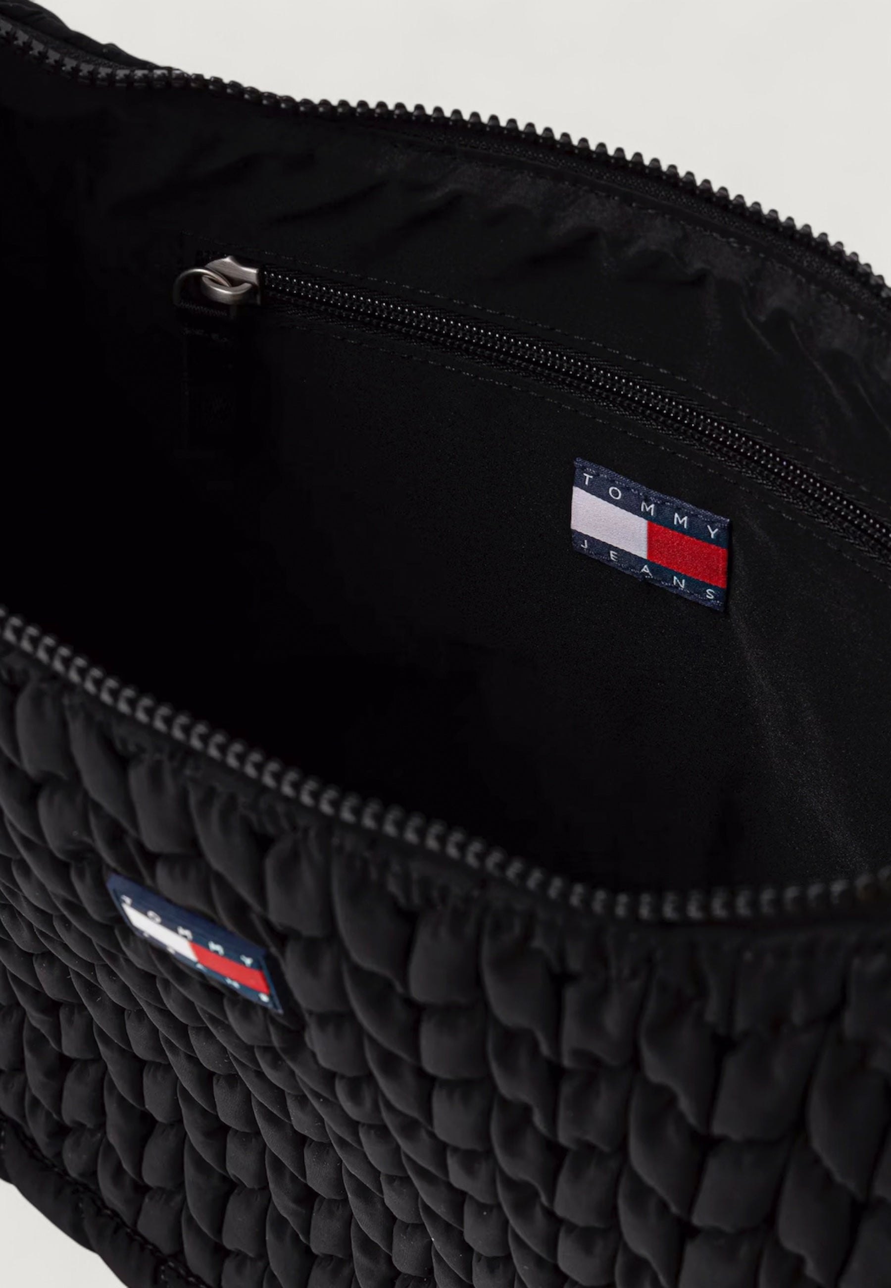 Borsa Tommy Hilfiger TJW URBAN LARGE QUILTED X-BODY