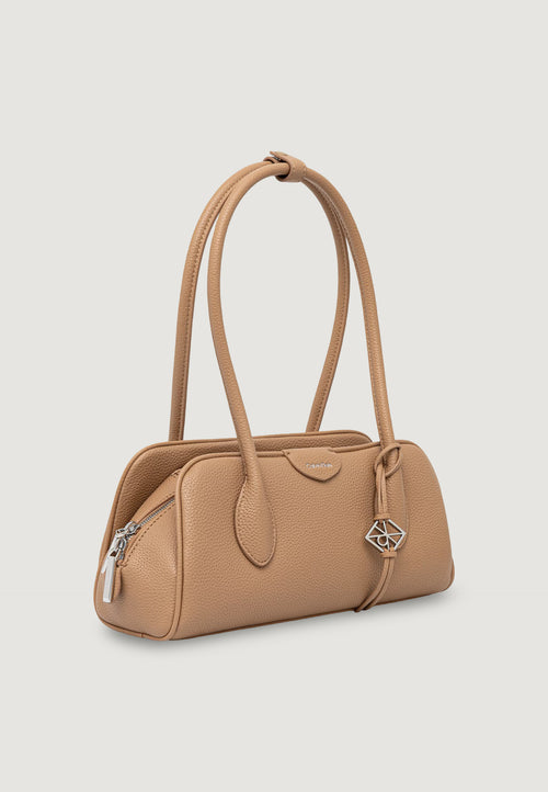 Borsa Calvin Klein EMBLEM TRIO PEBBLE SHOULDER BAG