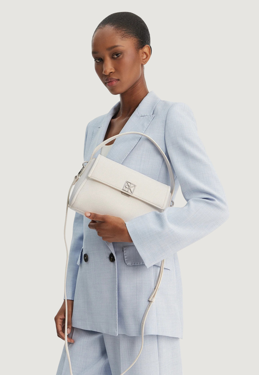 Borsa Calvin Klein EMBLEM HW PEBBLE SHOULDER  25