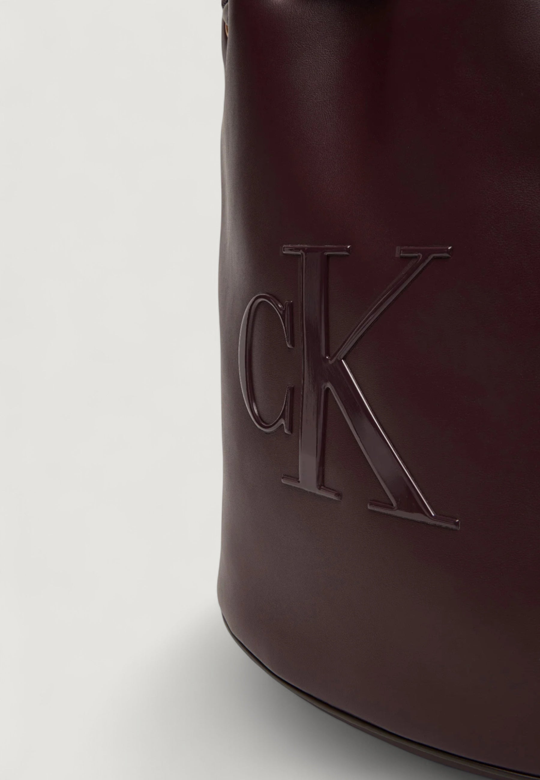 Borsa Calvin Klein RAISED CK LARGE BUCKET
