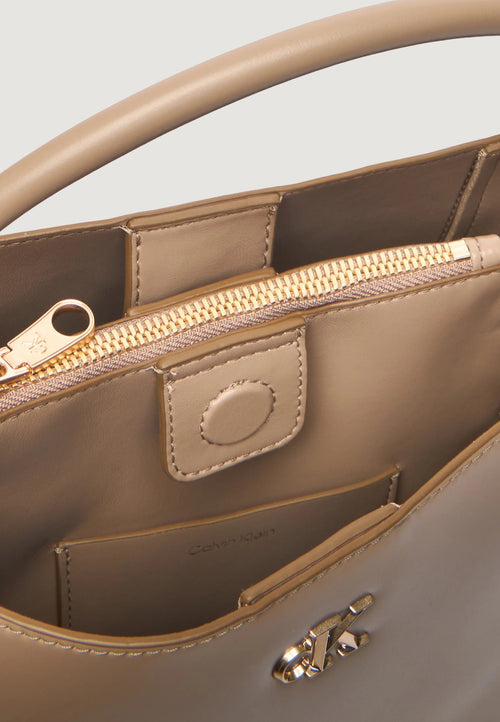 Borsa Calvin Klein CK BUCKET WITH STRAP