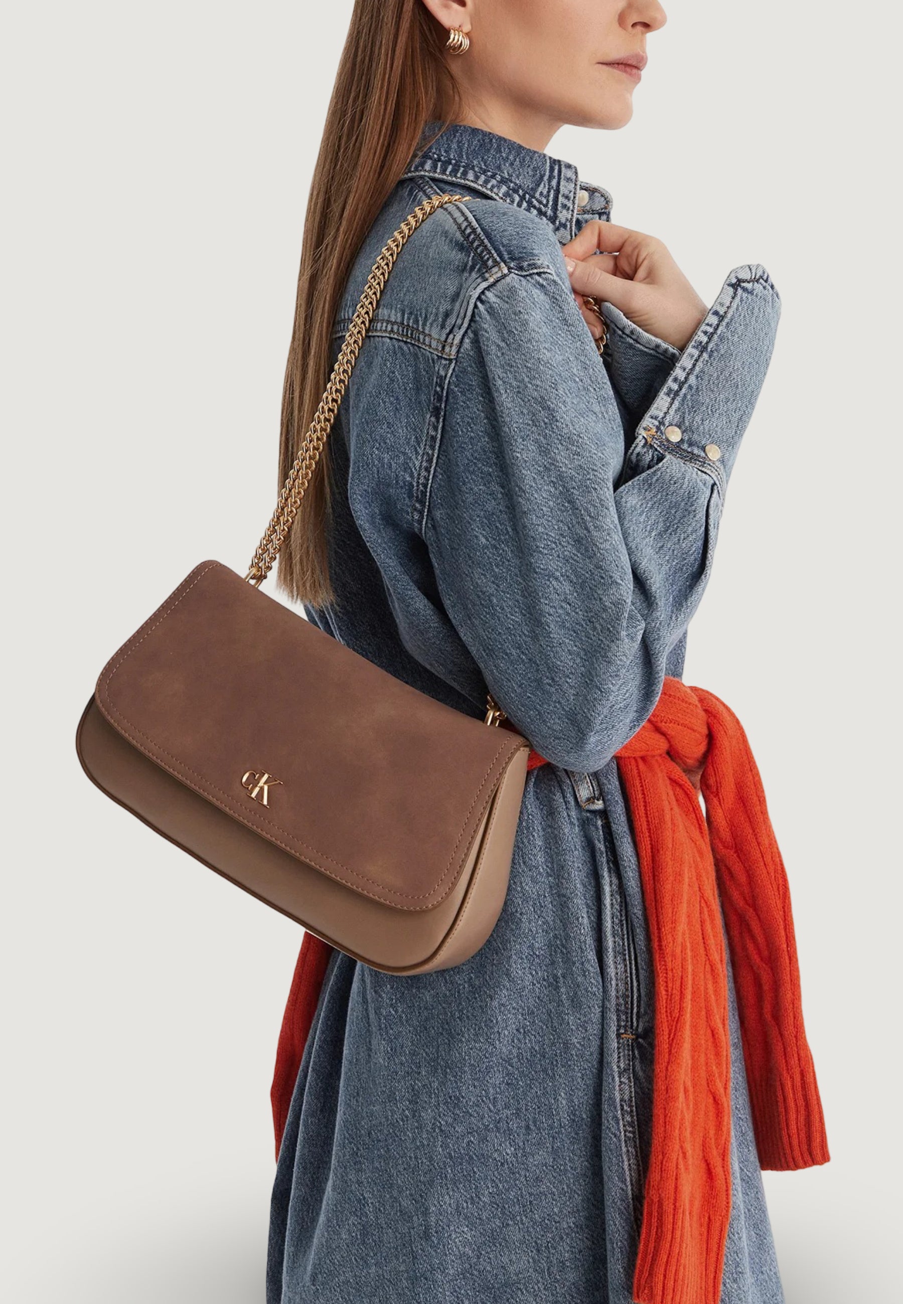 Borsa Calvin Klein CK CONV CHAIN BRUSHED MEDIUM BAG