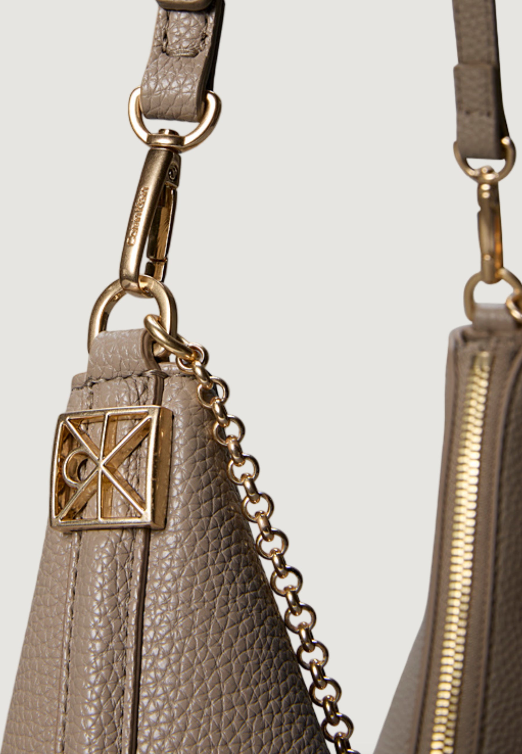 Bag Calvin Klein EMBLEM HW PEBBLE