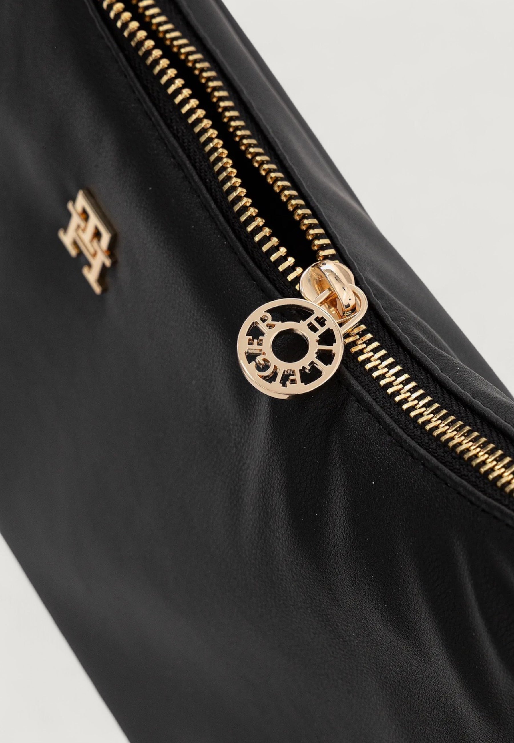 Bag Tommy Hilfiger POPETTE SOFT SHOULDER BAG