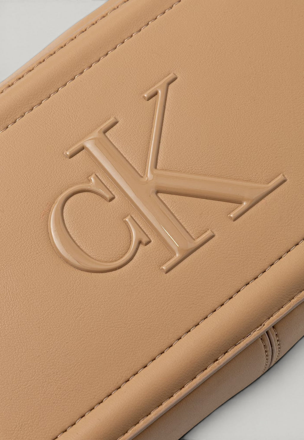 Borsa Calvin Klein BOLD CK CAMERA BAG