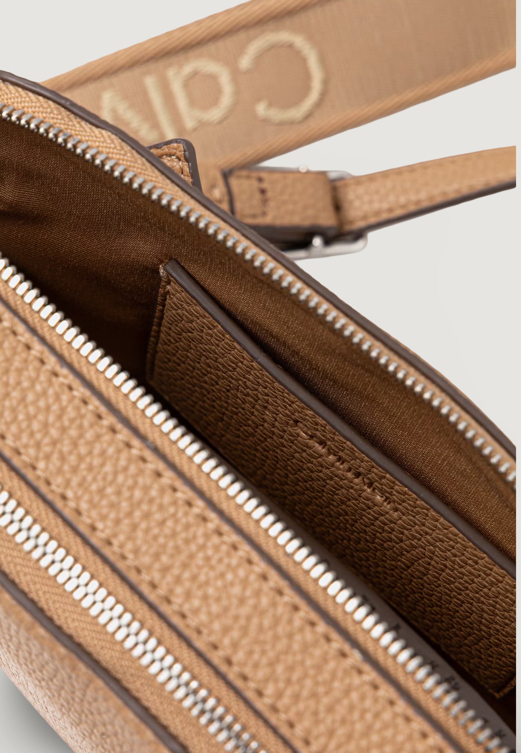 Borsa Calvin Klein WEBBING 2X STRAP CAMERA BAG