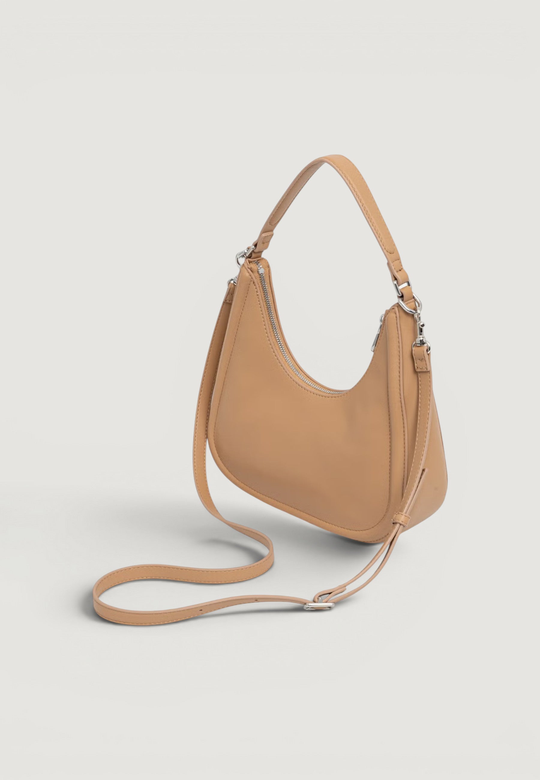 Borsa Calvin Klein BOLD CK SMALL CRESCENT BAG