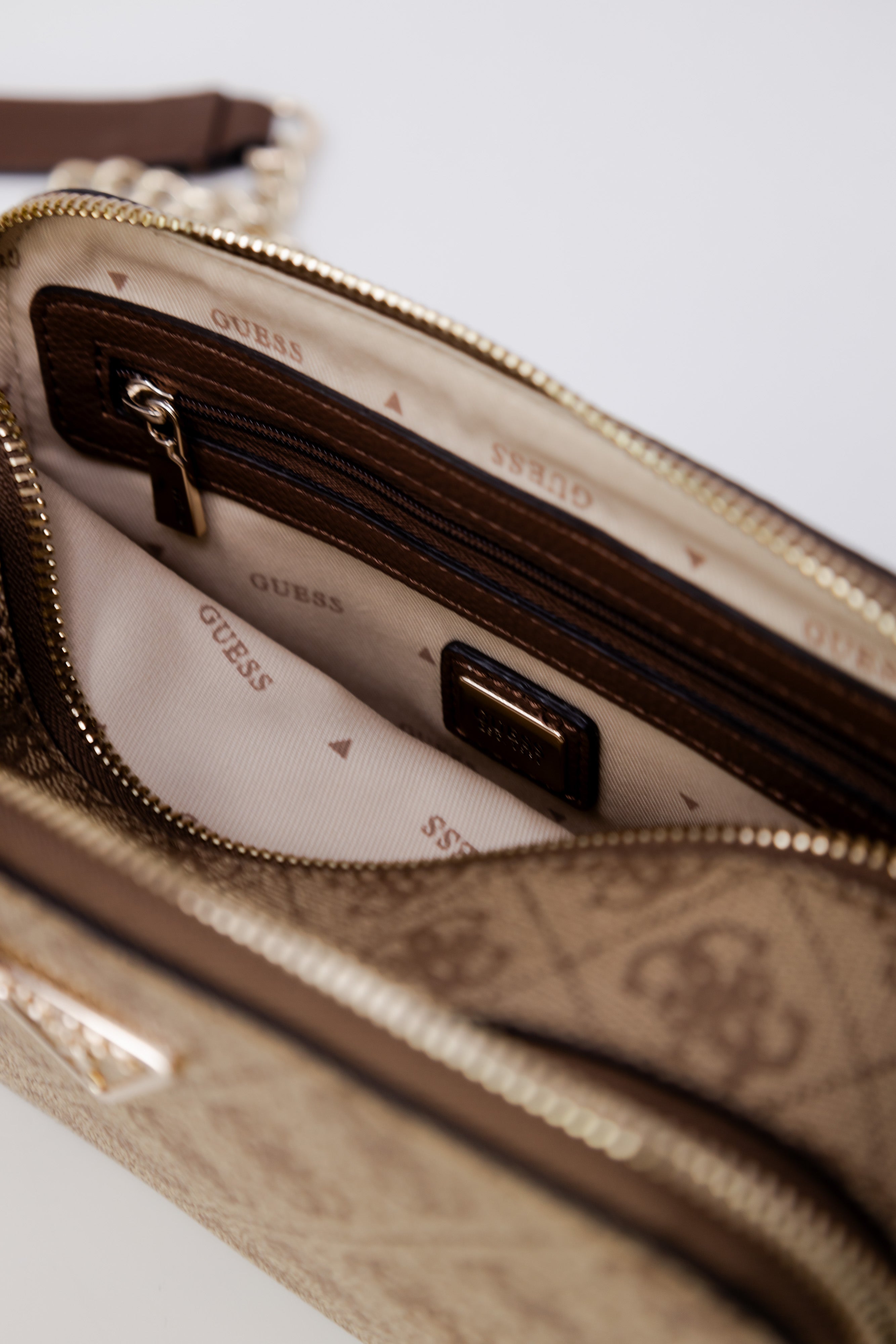 Borsa Guess NOELLE CROSSBODY CAMERA