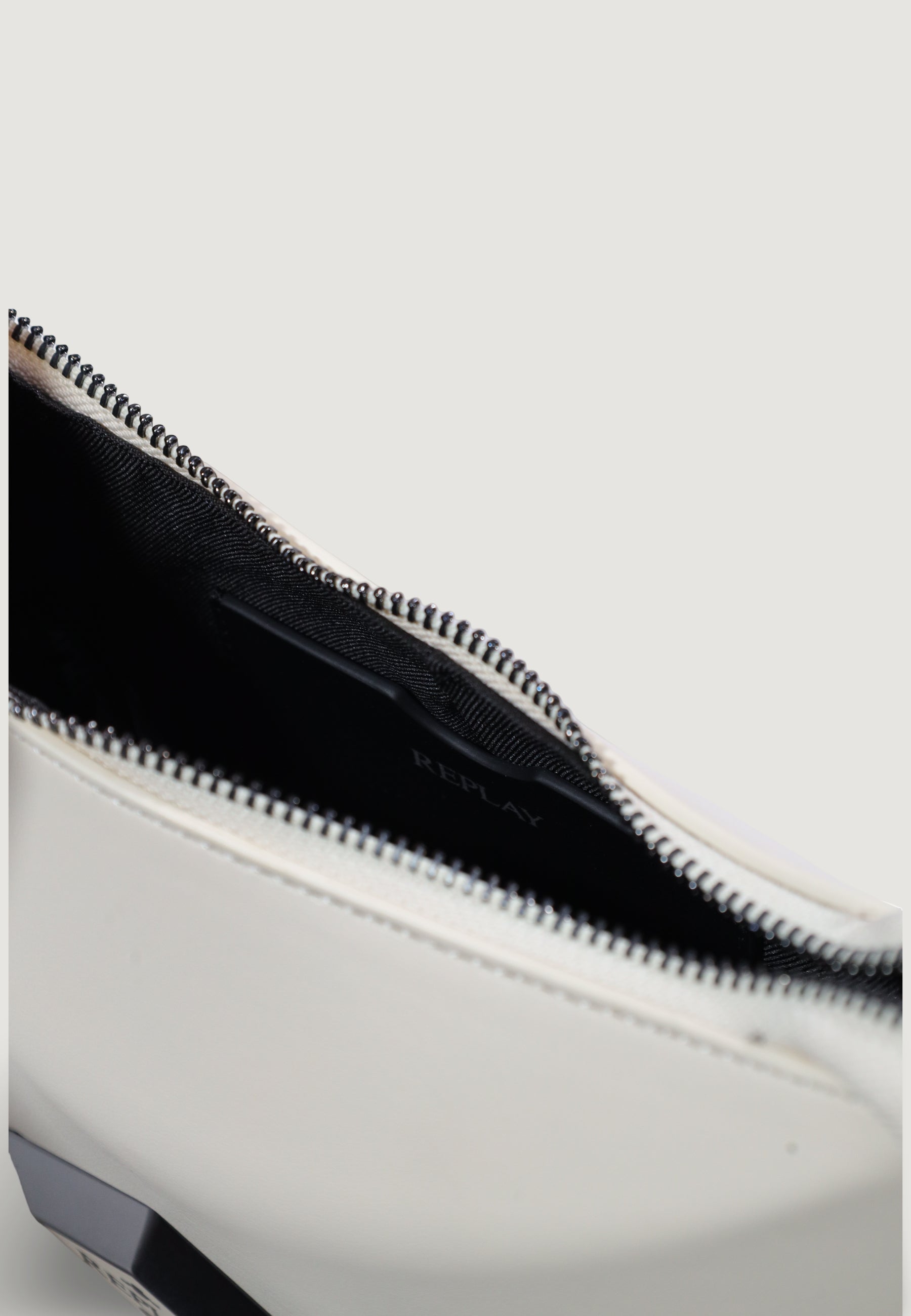 Borsa Replay FW3762.000.A0015G