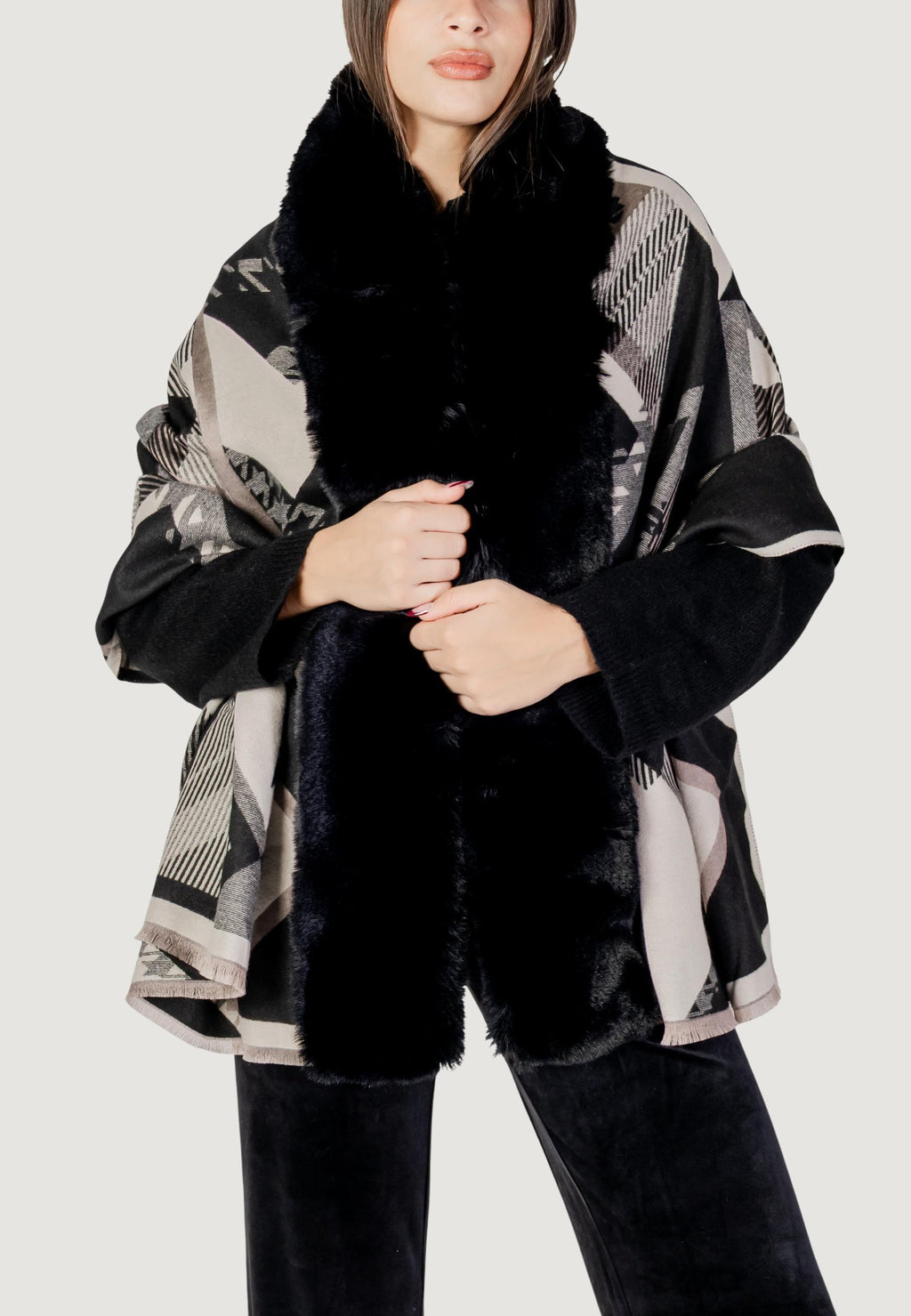 Mantella AYFEE MANTELLA GEOMETRIC LINES