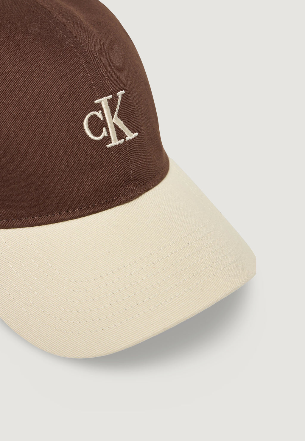 Cappello con visiera Calvin Klein MONOGRAM EMB COLORBLOCK BASEBALL