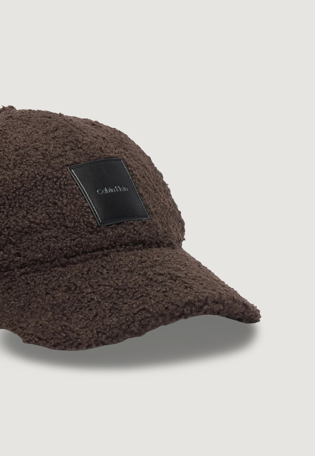 Cappello con visiera Calvin Klein ALL-OVER SHERPA W/ PATCH CAP