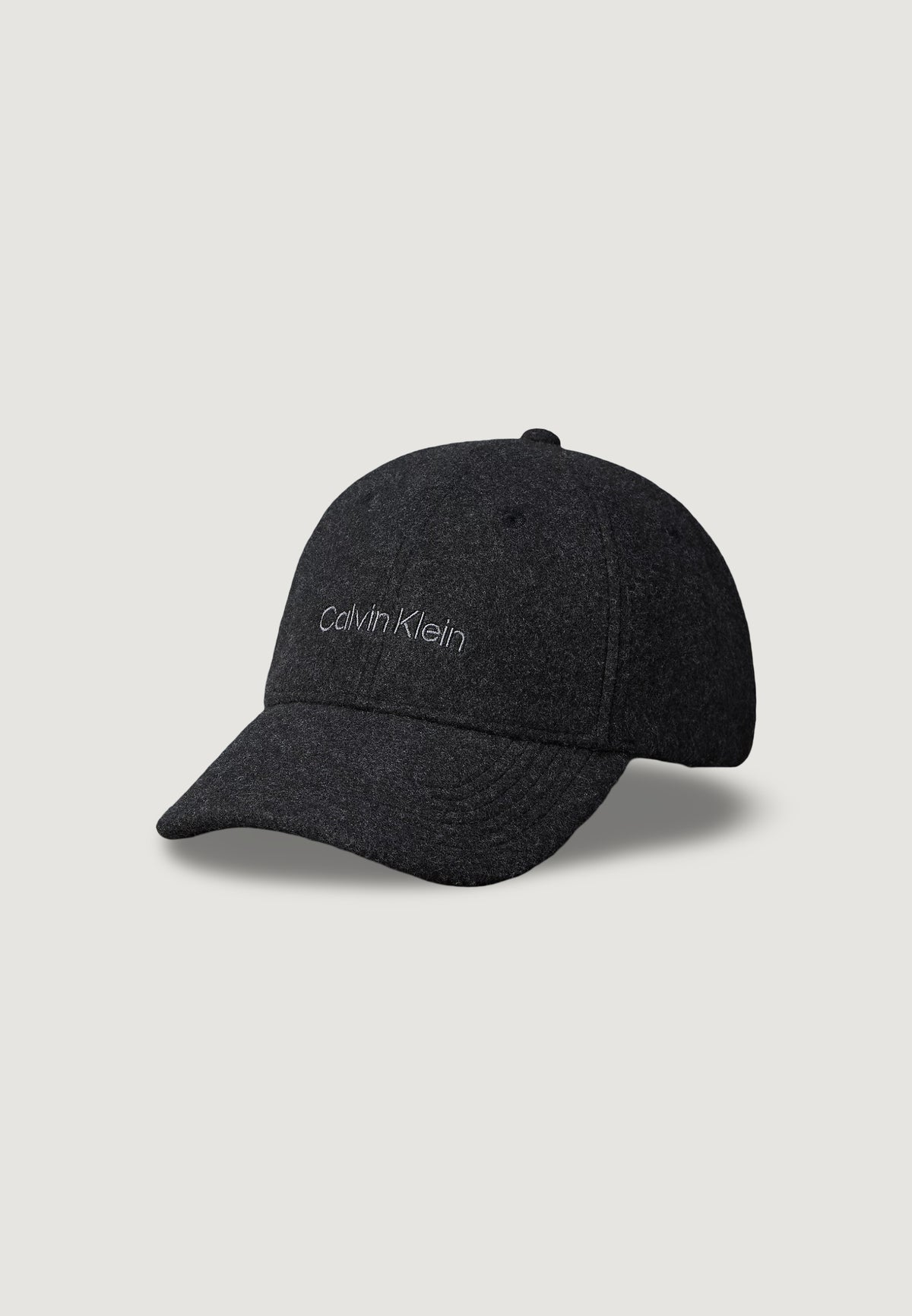 Cappello con visiera Calvin Klein EMBROIDERED TITLECASE LOGO FELT