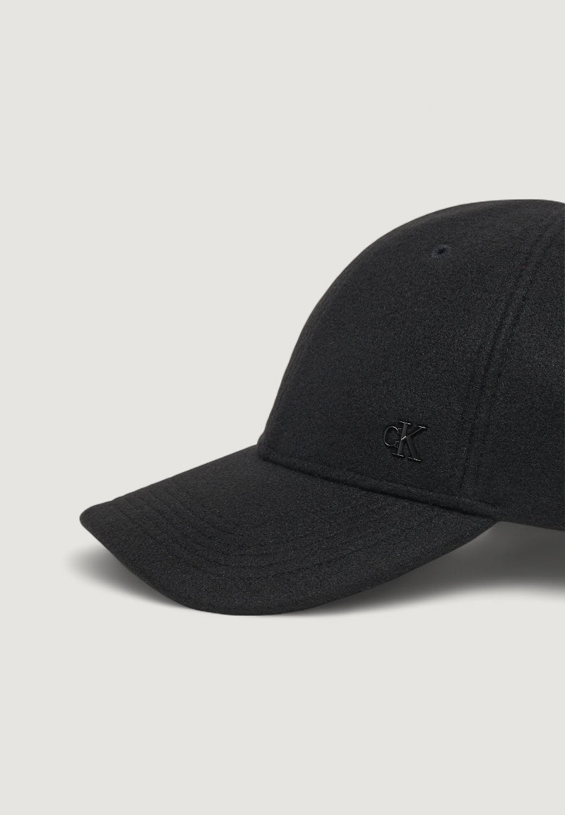 Cap Calvin Klein FELT w METAL PLAQUE CAP