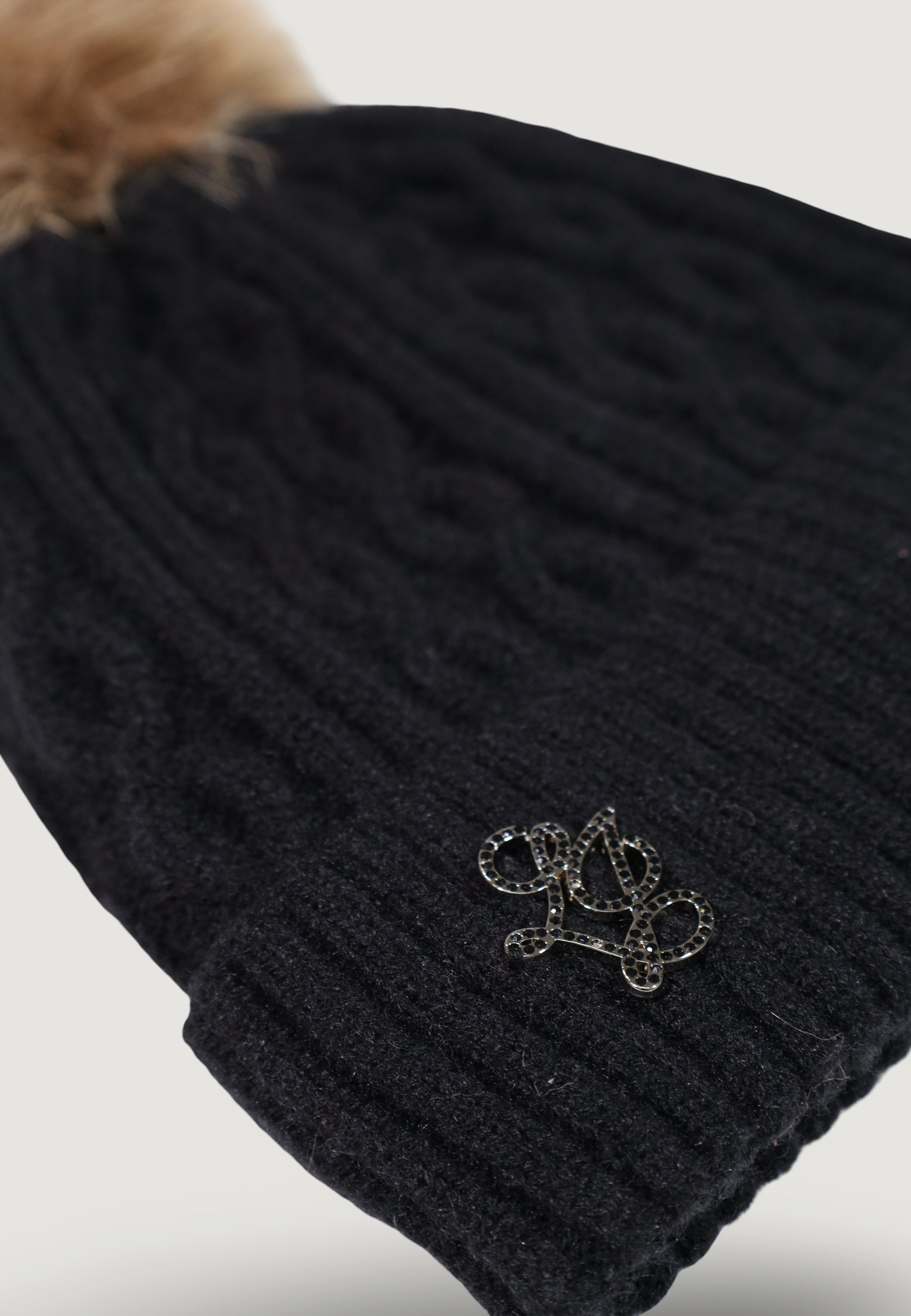 Liu-Jo HAT
