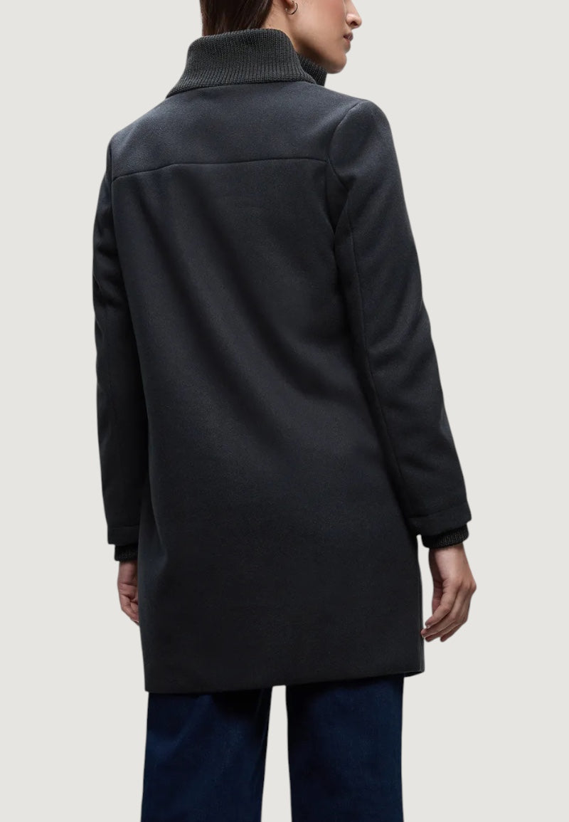 Coat Street One 202112