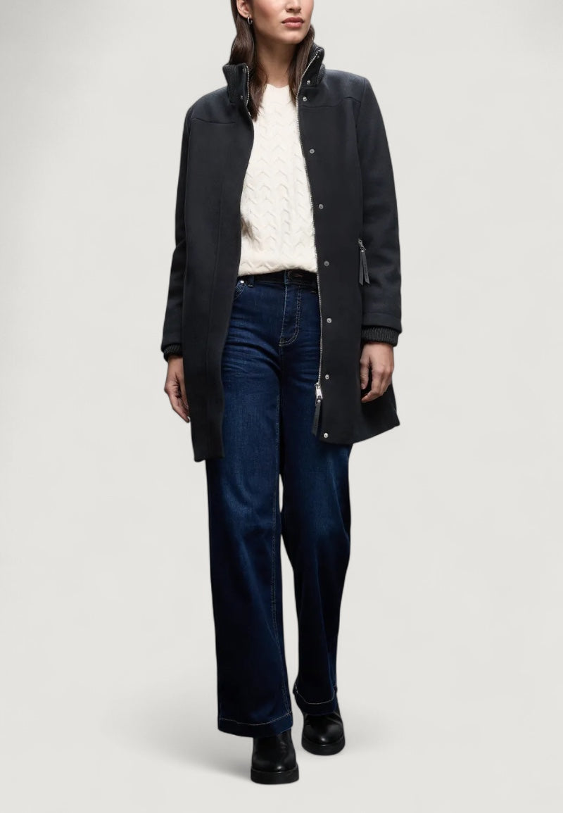 Coat Street One 202112