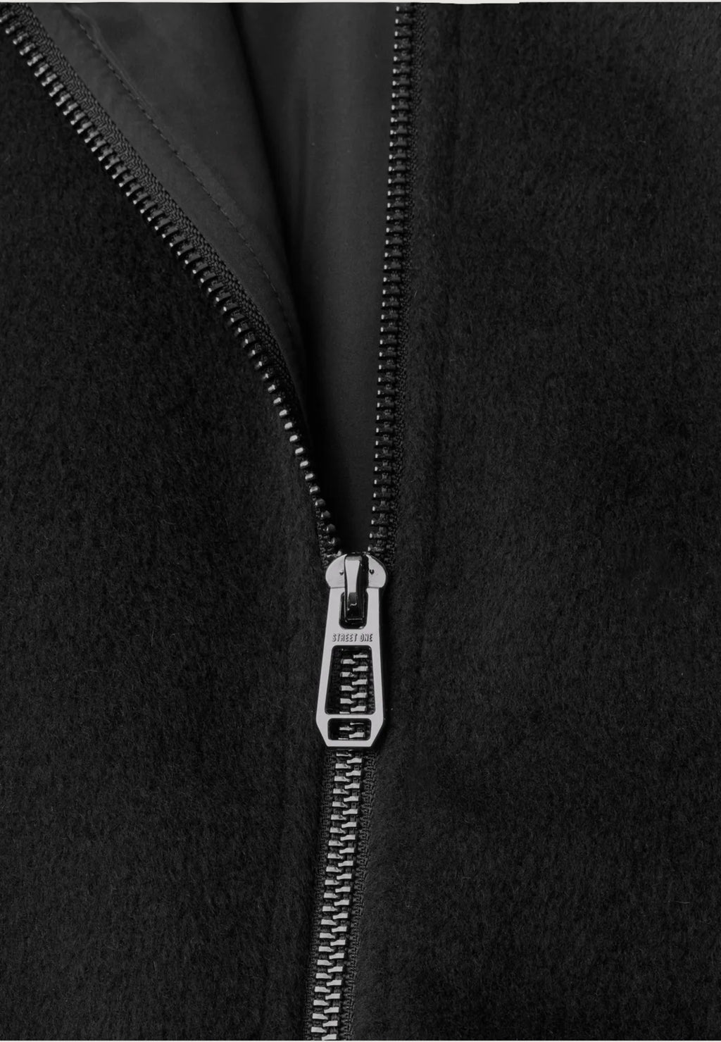 Coat Street One LTD QR Wool Coat w. Knitted Stand Up