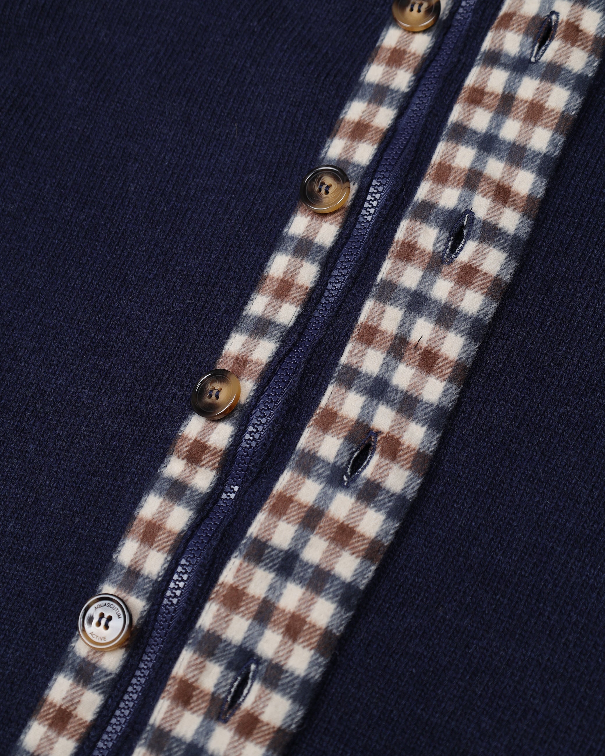 Cardigan Aquascutum Active LAMBSWOOL BUTTONED CARDIGAN