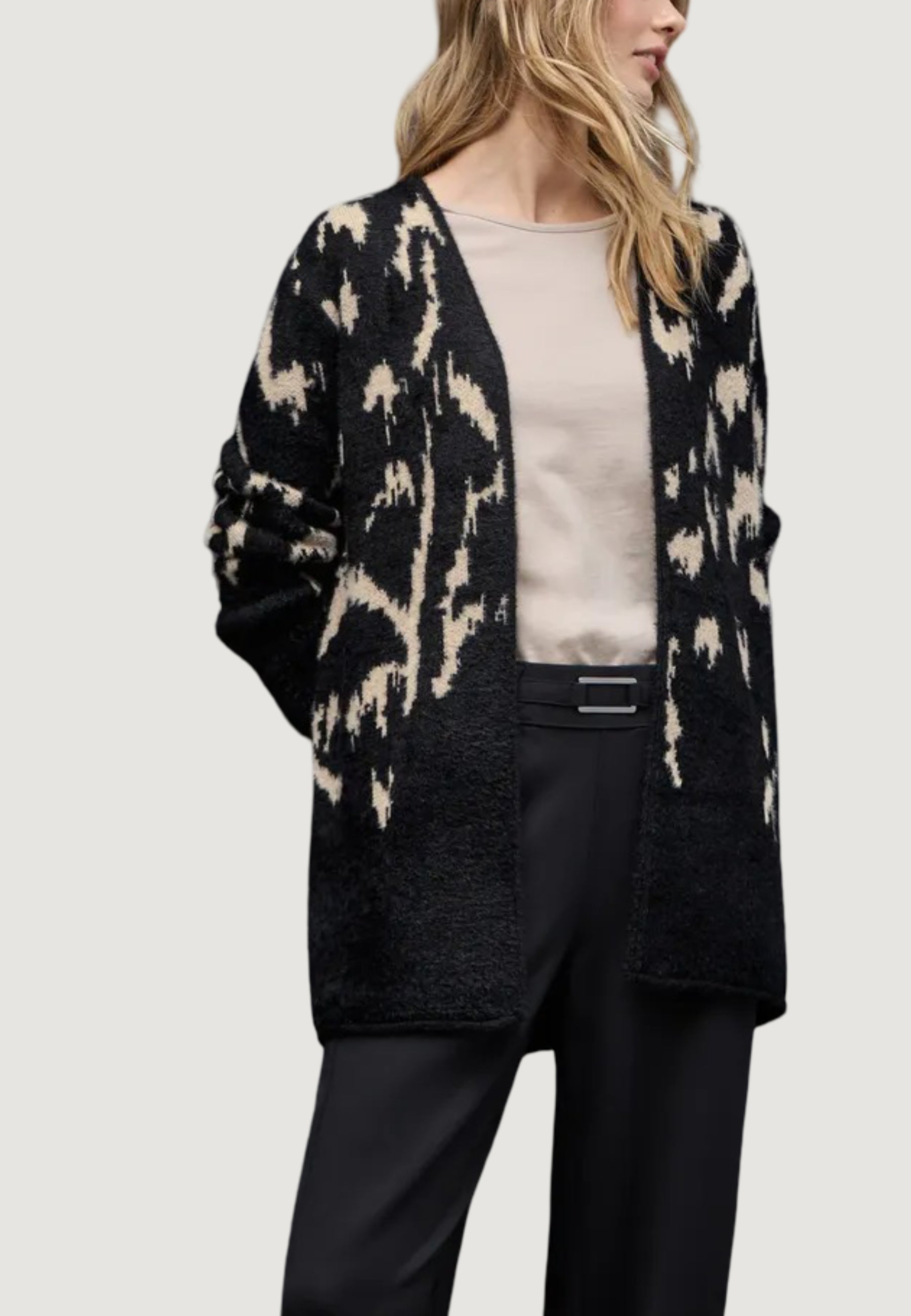 Cardigan Street One EOS_Cosy jacquard cardigan