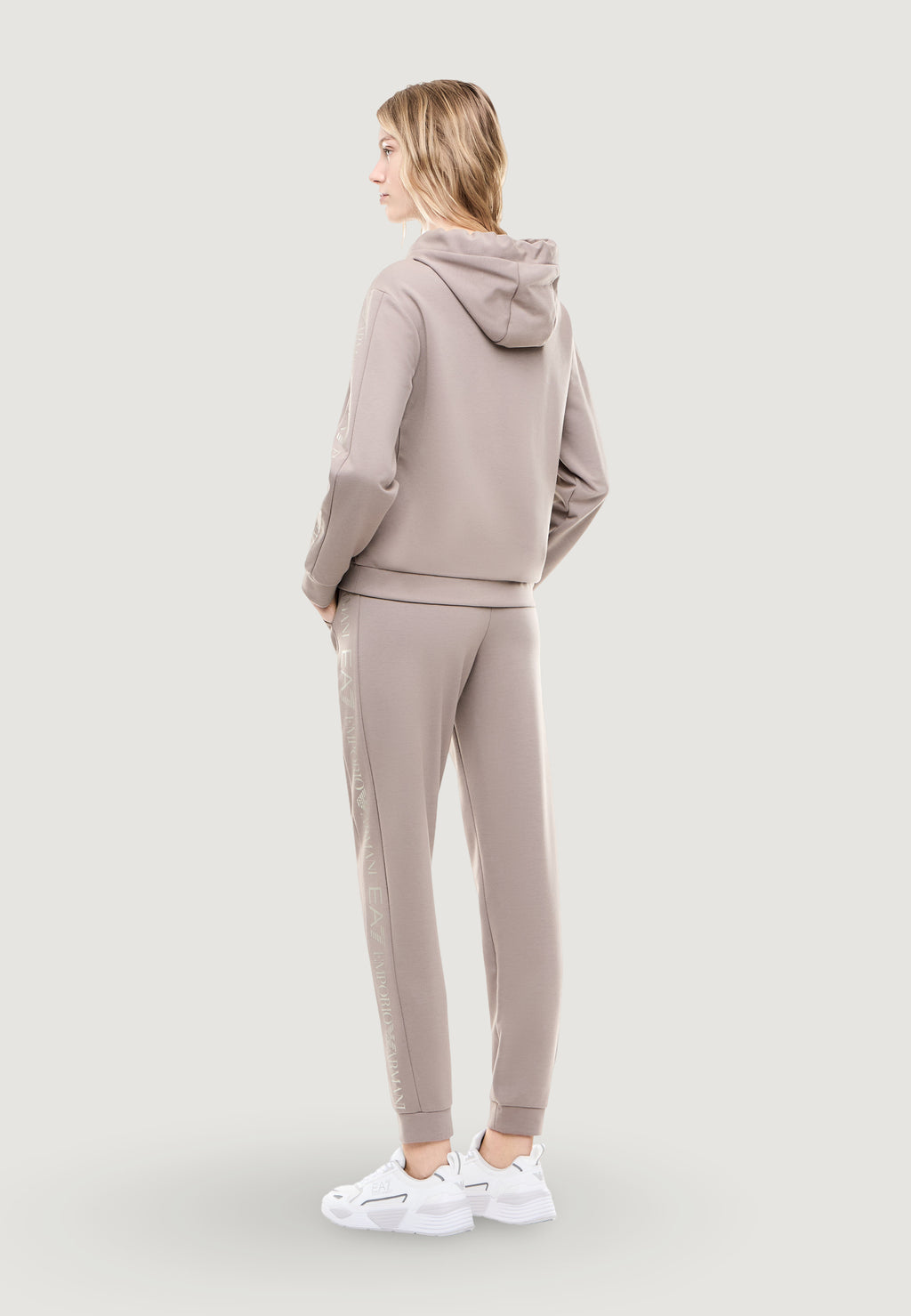  EA7 TRACKSUIT