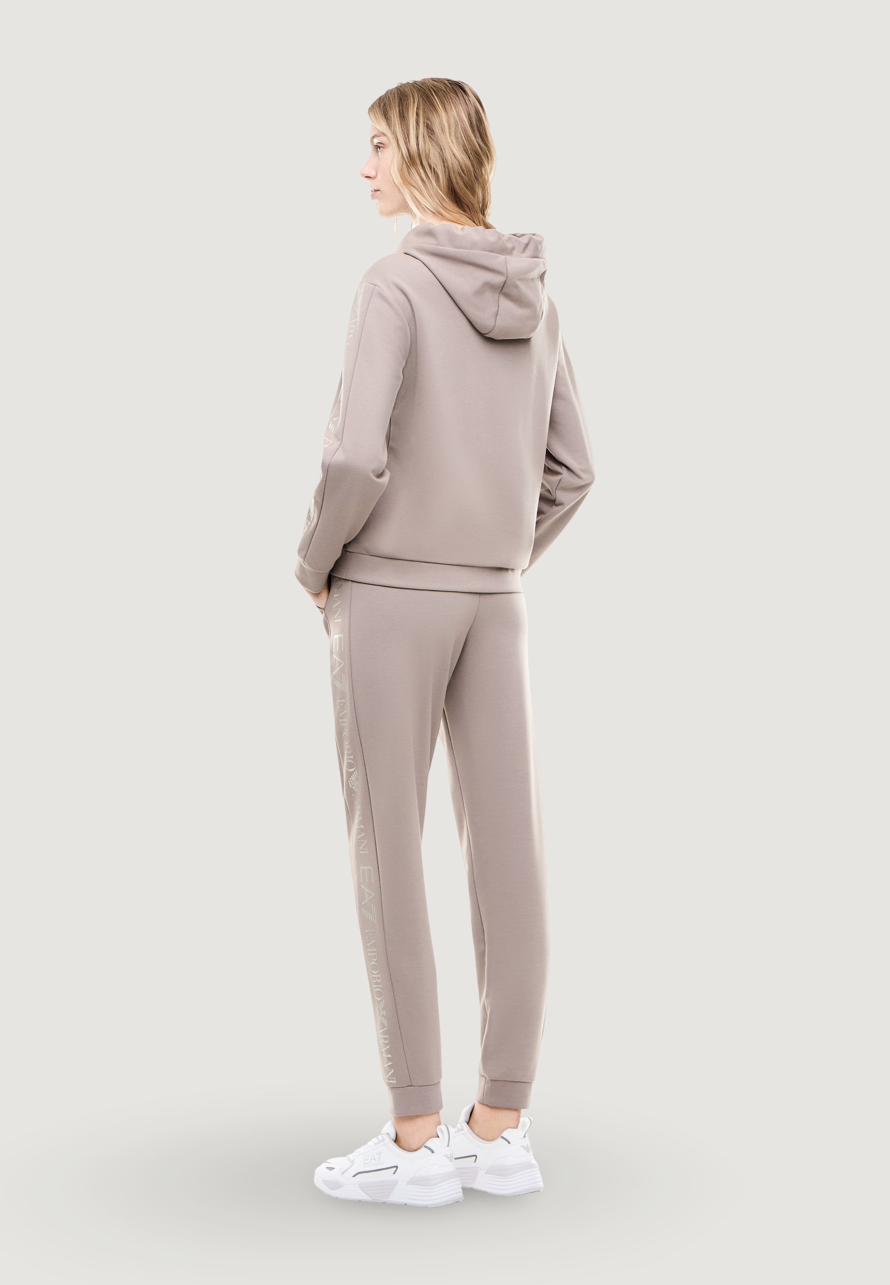  EA7 TRACKSUIT