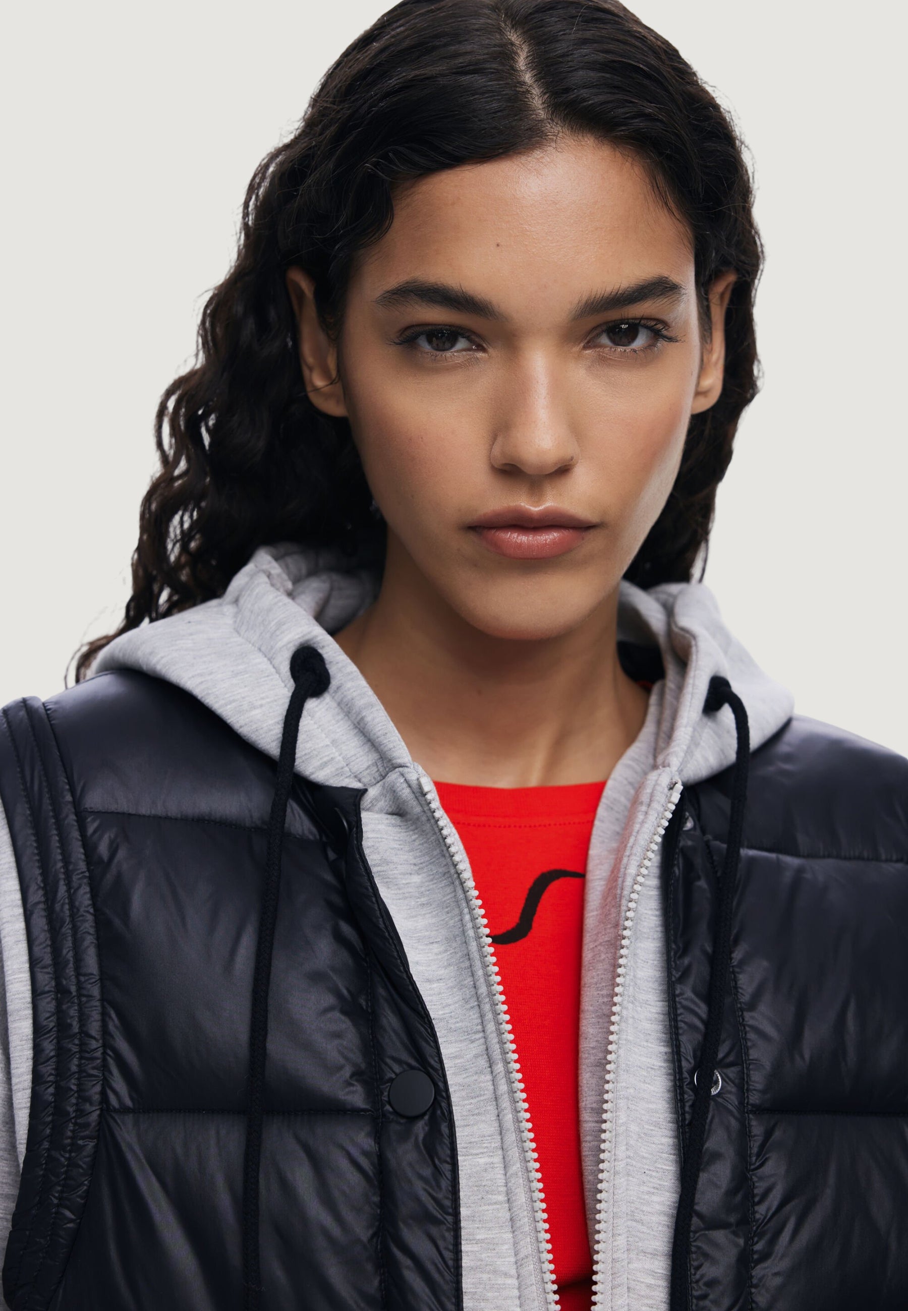 Felpa con cappuccio Desigual SWEAT_CHALECO