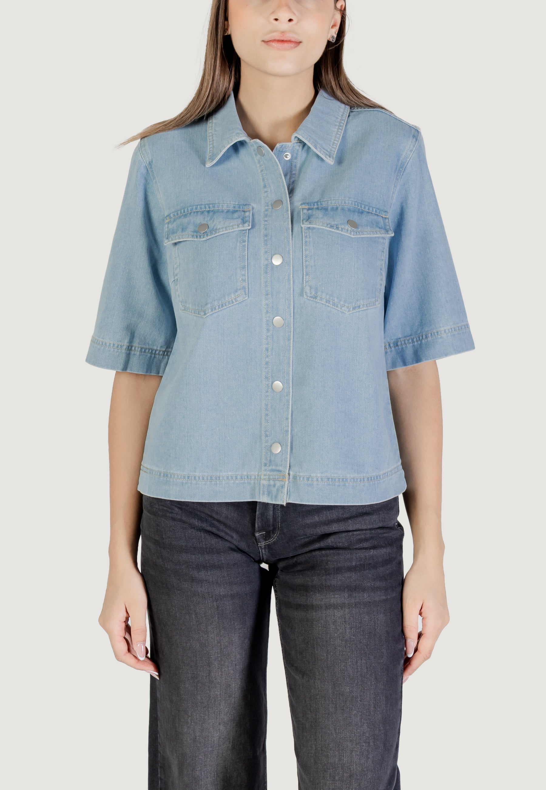 Jackets Only ONLBELLE S/S SHIRT DNM GUA NOOS