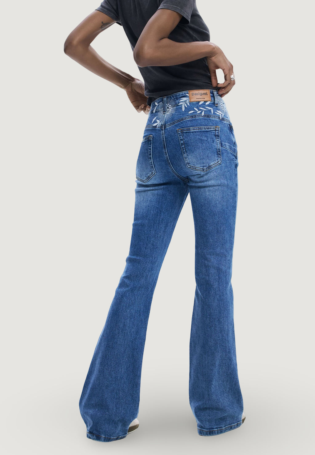 Jeans mom Desigual REPIRSE_DENIM_EMBRO