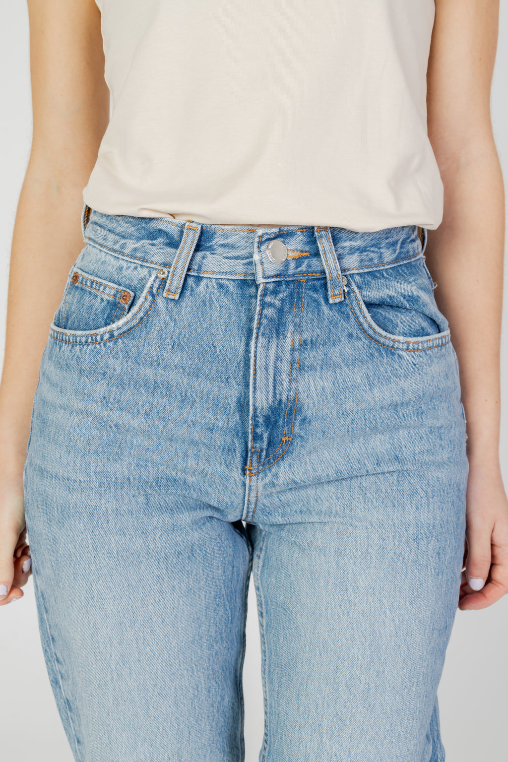 Slouchy  and balloon jeans Only ONLROBYN MW STR LO AK DNM DOT536 NOOS