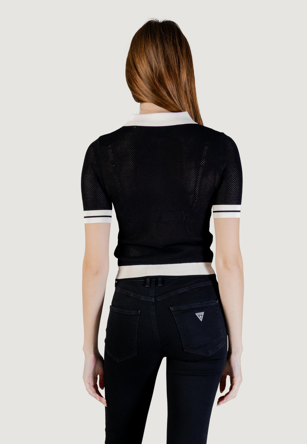 Maglia in filo manica corta Guess Active GABRY SS CROPPED POLO SWTR