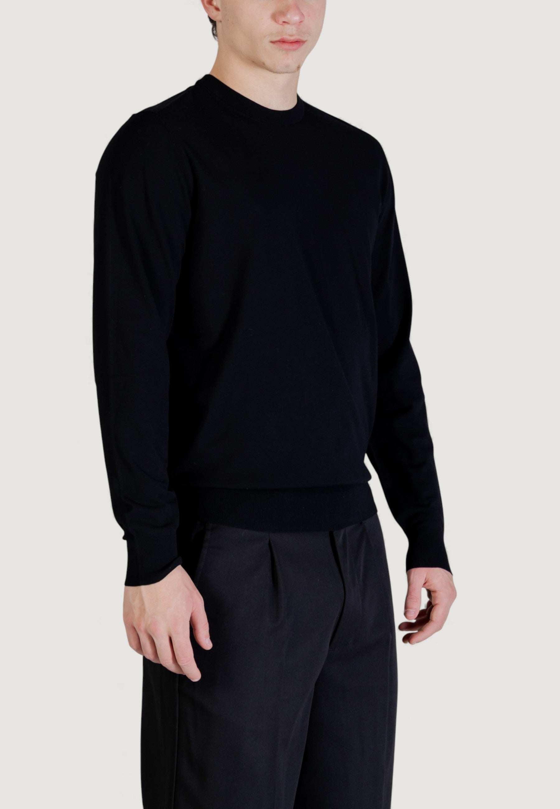 Maglia Guess KADIR TECH LS CN SWTR